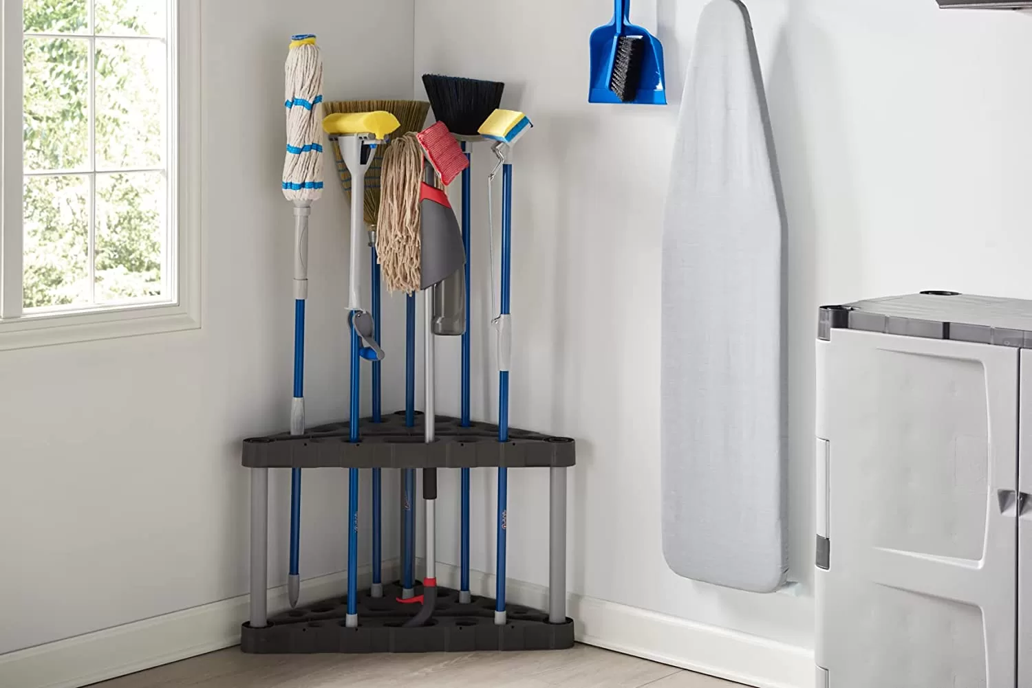 Rubbermaid Garage Corner Tool Tower Rack, Organizes up to 30 Long-Handled Tools