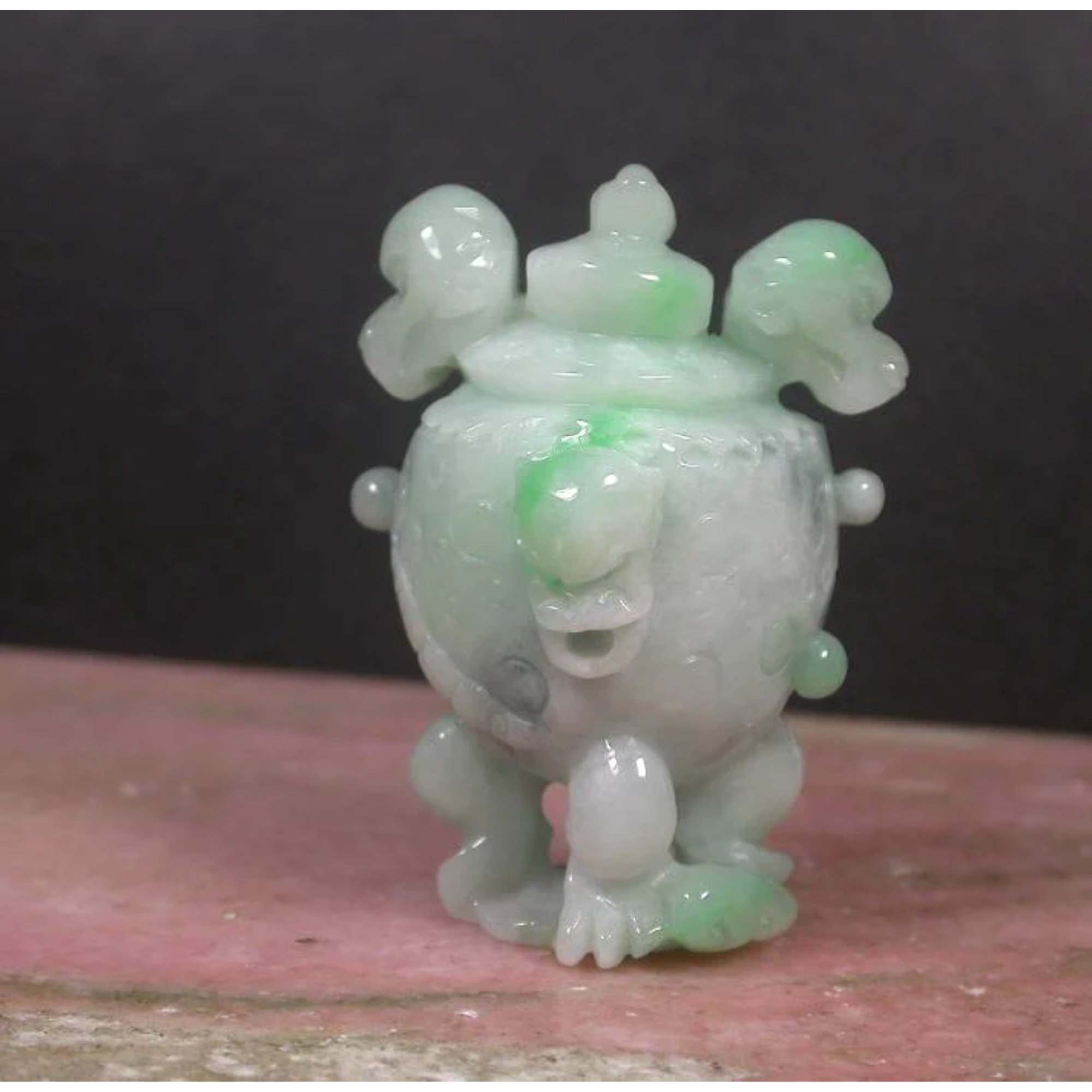 Certified Hand Carved Green Natural Myanmar Burma 100% A Jade jadeite Dragon Yuan Bao Coin Display