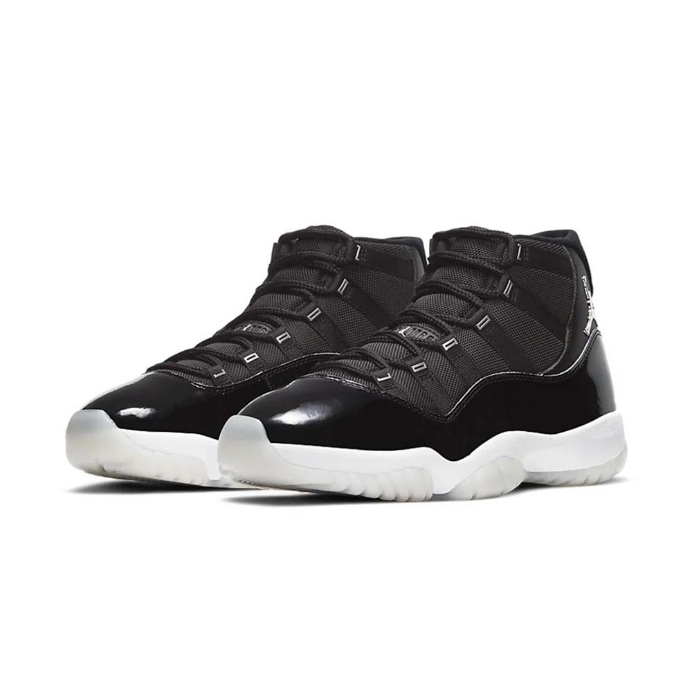 Air Jordan 11 Retro 'Clear Black'