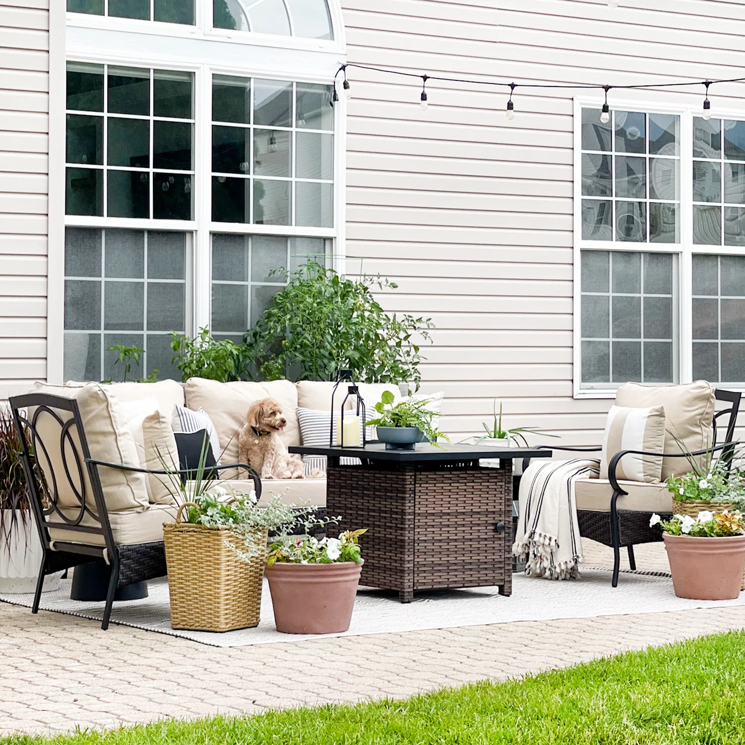 PHI VILLA 5-Seat Rattan-steel Luxury Padded Patio Conversation Set