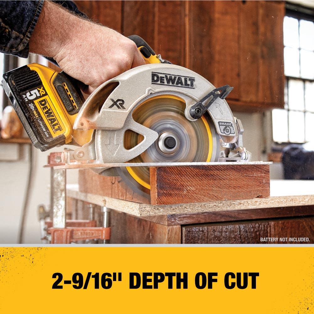 DEWALT 20V MAX 7 1/4�± Circular Saw and Lithium Ion Battery Starter Kit