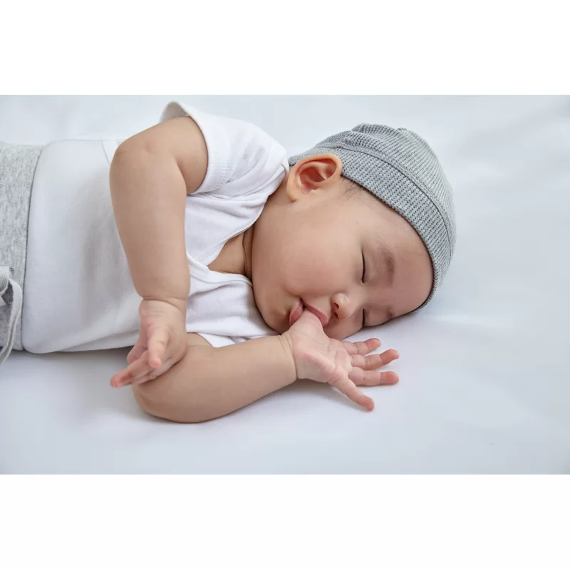 Sealy Baby OptiCool 2-Stage Dual Firmness Waterproof Standard Toddler & Baby Crib Mattress – Lightweight Soybean Cool Gel Memory Foam, 51.7” x 27.3′′ EM822-GTS1