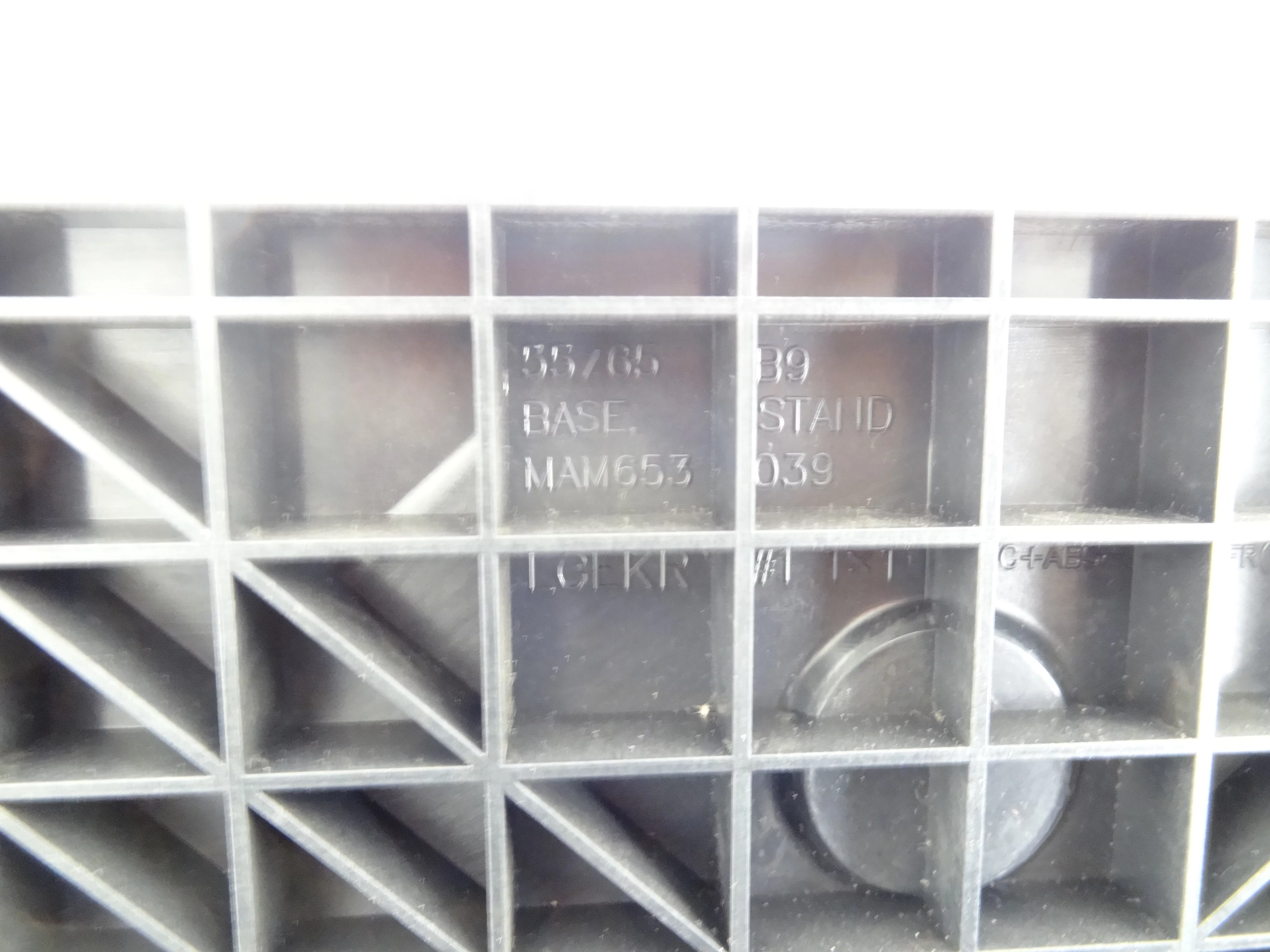 LG OLED55B9PUA OLED65B9PUA OLED55BXPUA OLED65BXPUA Stand Base w/Screws - USED