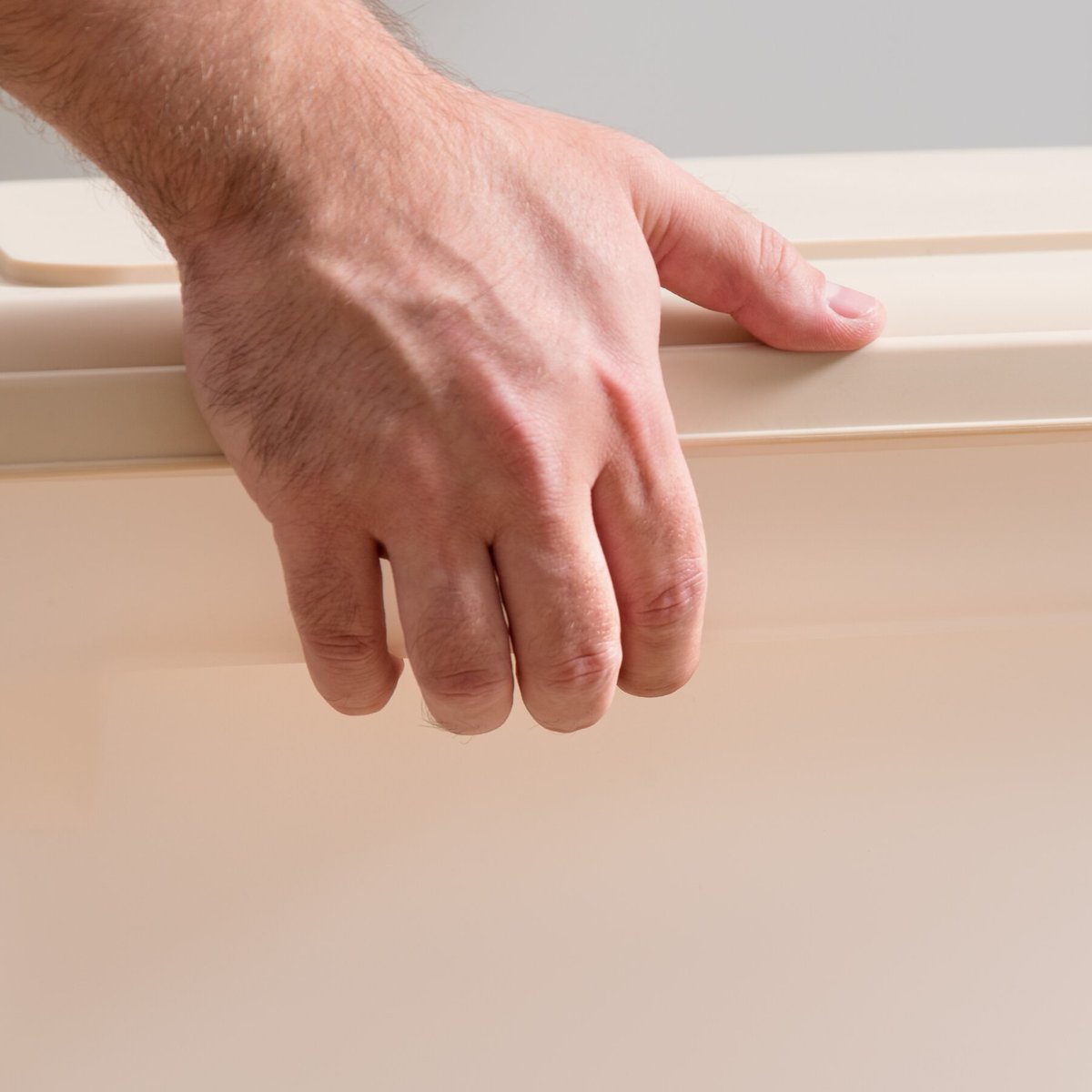 IRIS Airtight Dog & Cat Food Container (55 Quarts)