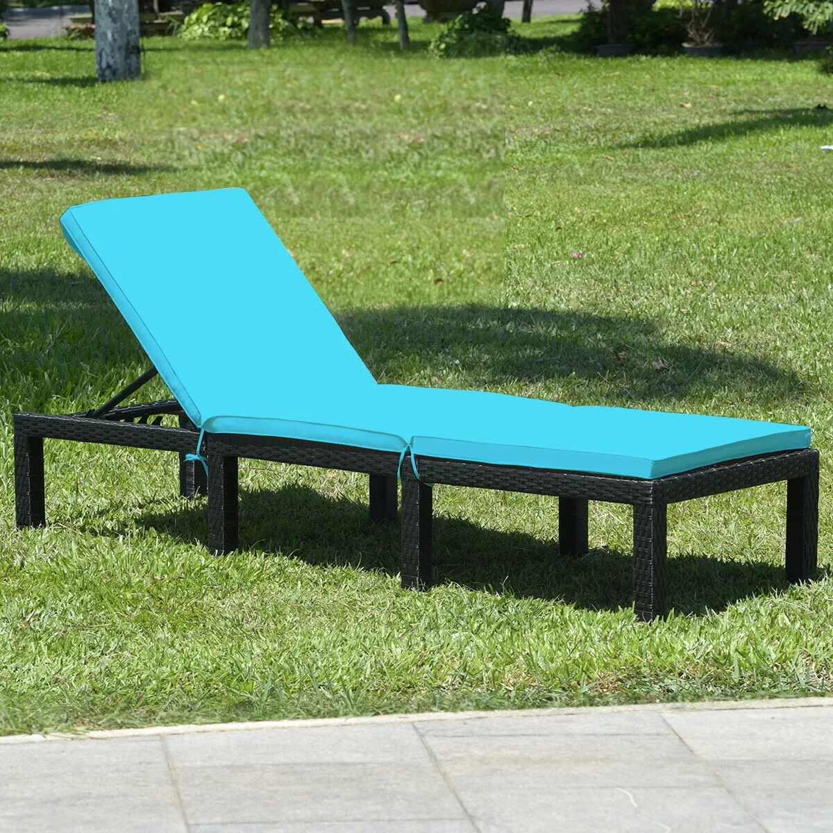 WELLFOR Outdoor Chaise Lounge Rattan Frame Stationary Chaise Lounge Chair(s) with Blue Cushioned Seat