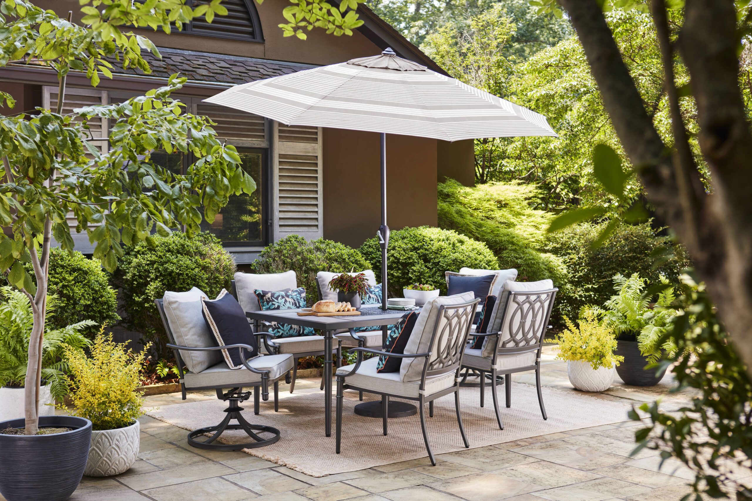 allen + roth Thomas Lake Rectangle Outdoor Dining Table 39-in W x 67-in L with Umbrella Hole