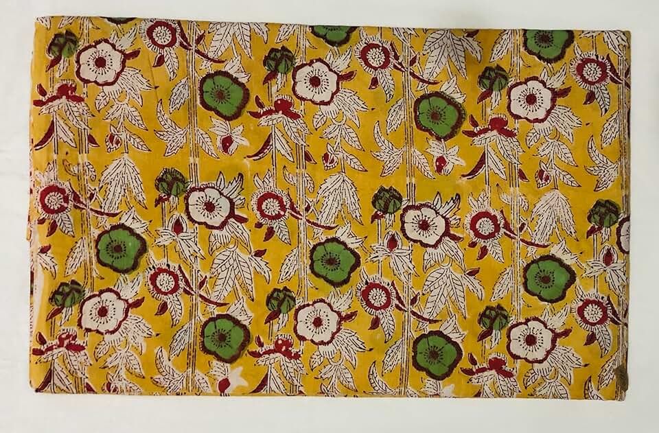 Aashita Creations 100% Cotton by The Yard Fabric I Dressmaking Rug Making Craft Sewing Materiel DIY Floral Print Fabric_1175