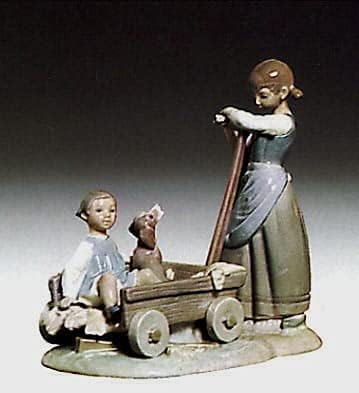 LLadro Girl with Wheelbarrow Matte Finish