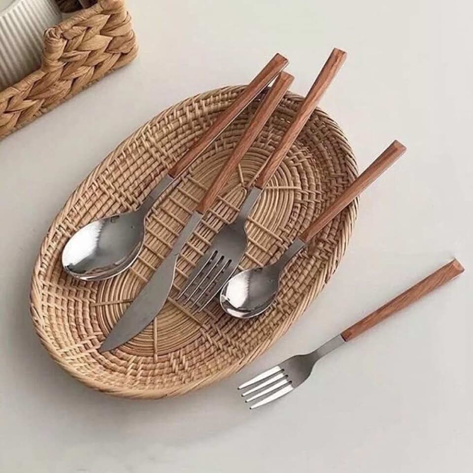 Wood Silverware Set for 16 Modern Cutlery Utensils Stainless Steel Flatware Sets 80 Piece Knives Forks Spoons Tableware for Home Kitchen Restaurant Faux Wooden Handle Mirror Polished