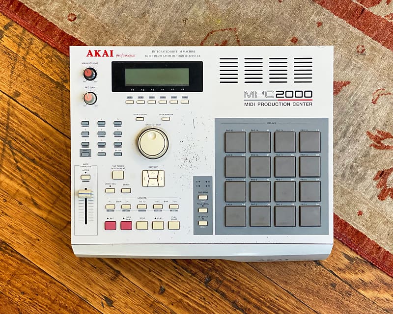 Akai MPC2000 Sampling Drum Machine
