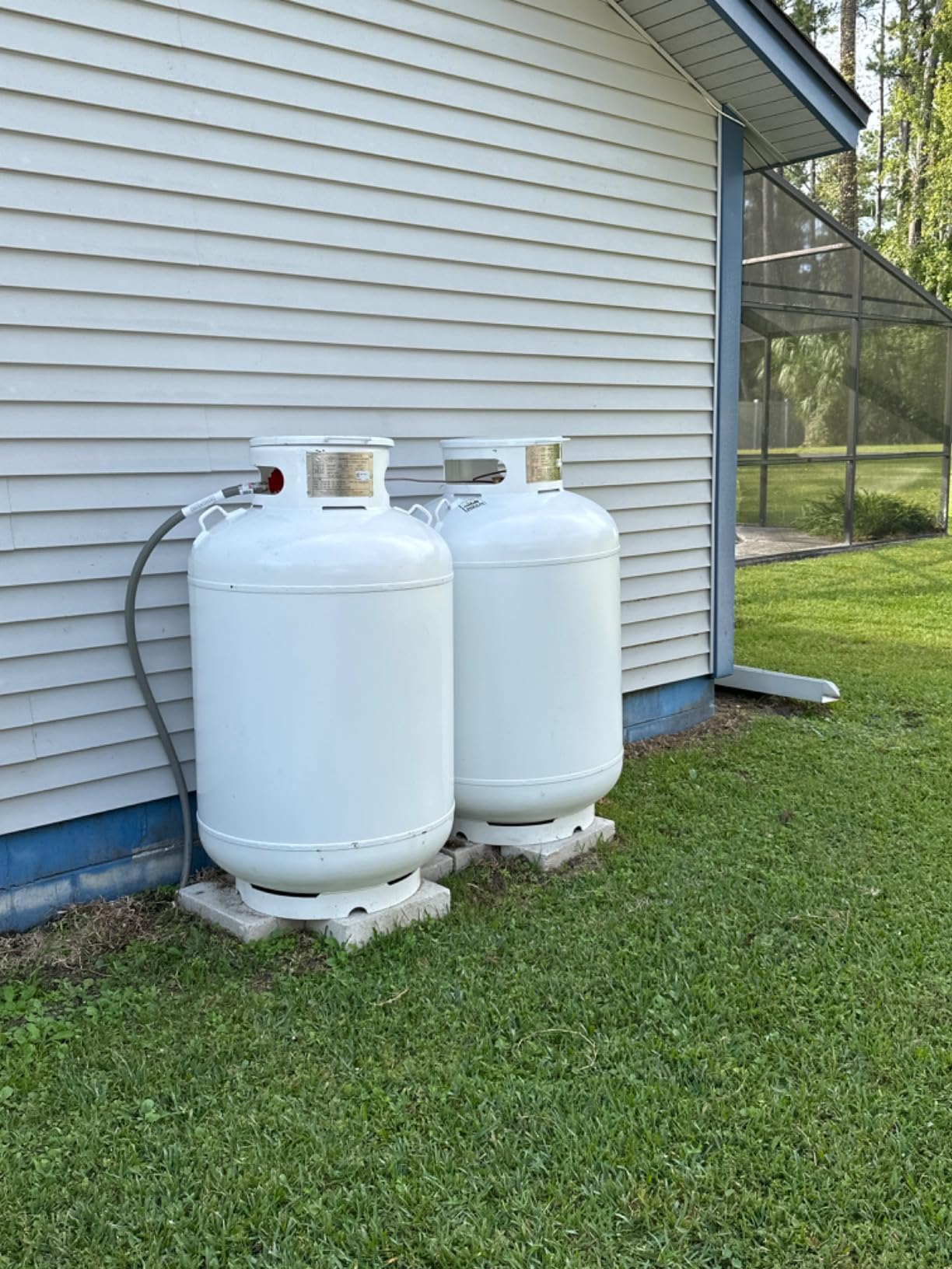 Flame King 420lb 120 gal ASME Propane Tank Cylinder with Float Gauge