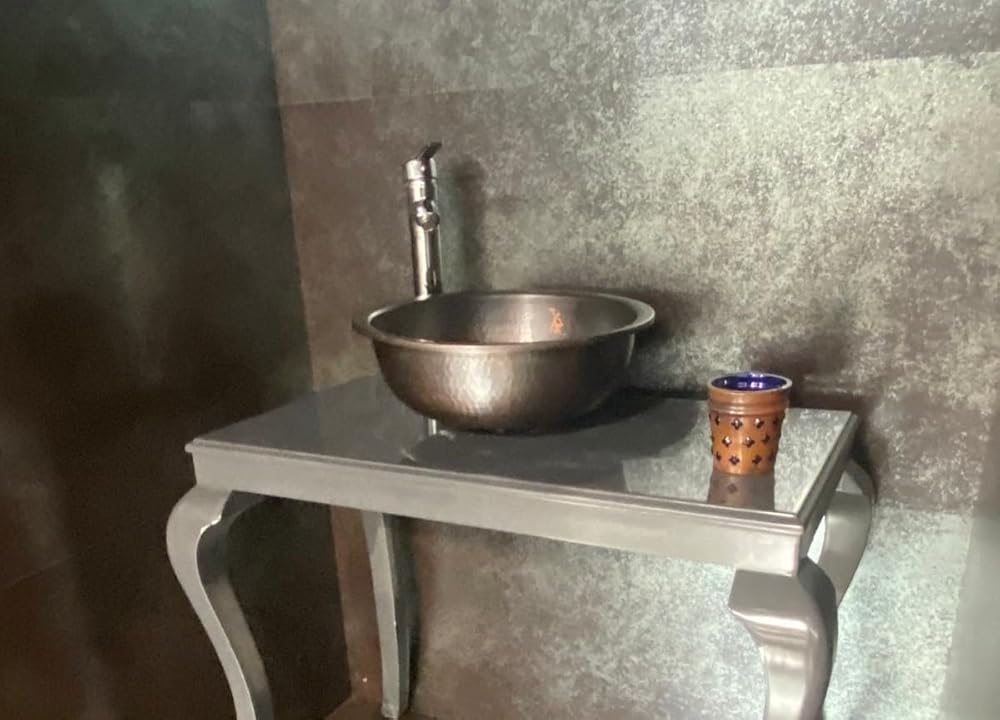 Pure Copper Hand Hammered European Style Single Kitchen Bathroom Sink (15.74 Inches)