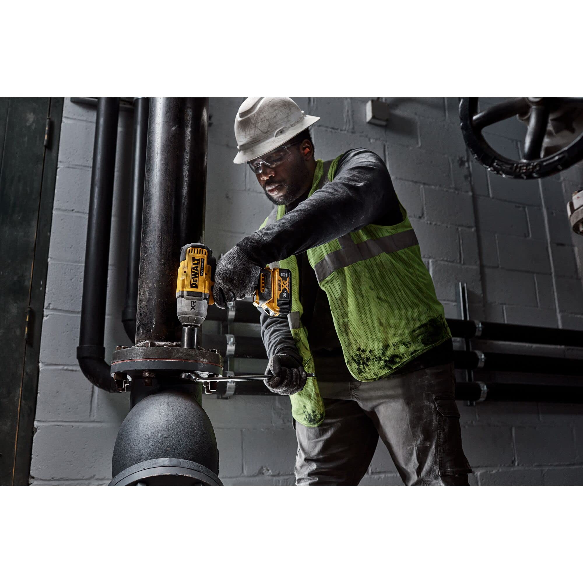 DEWALT 20V MAX Cordless Impact Wrench Kit, 1/2  Hog Ring With 4-Mode Speed (DCF900P1)