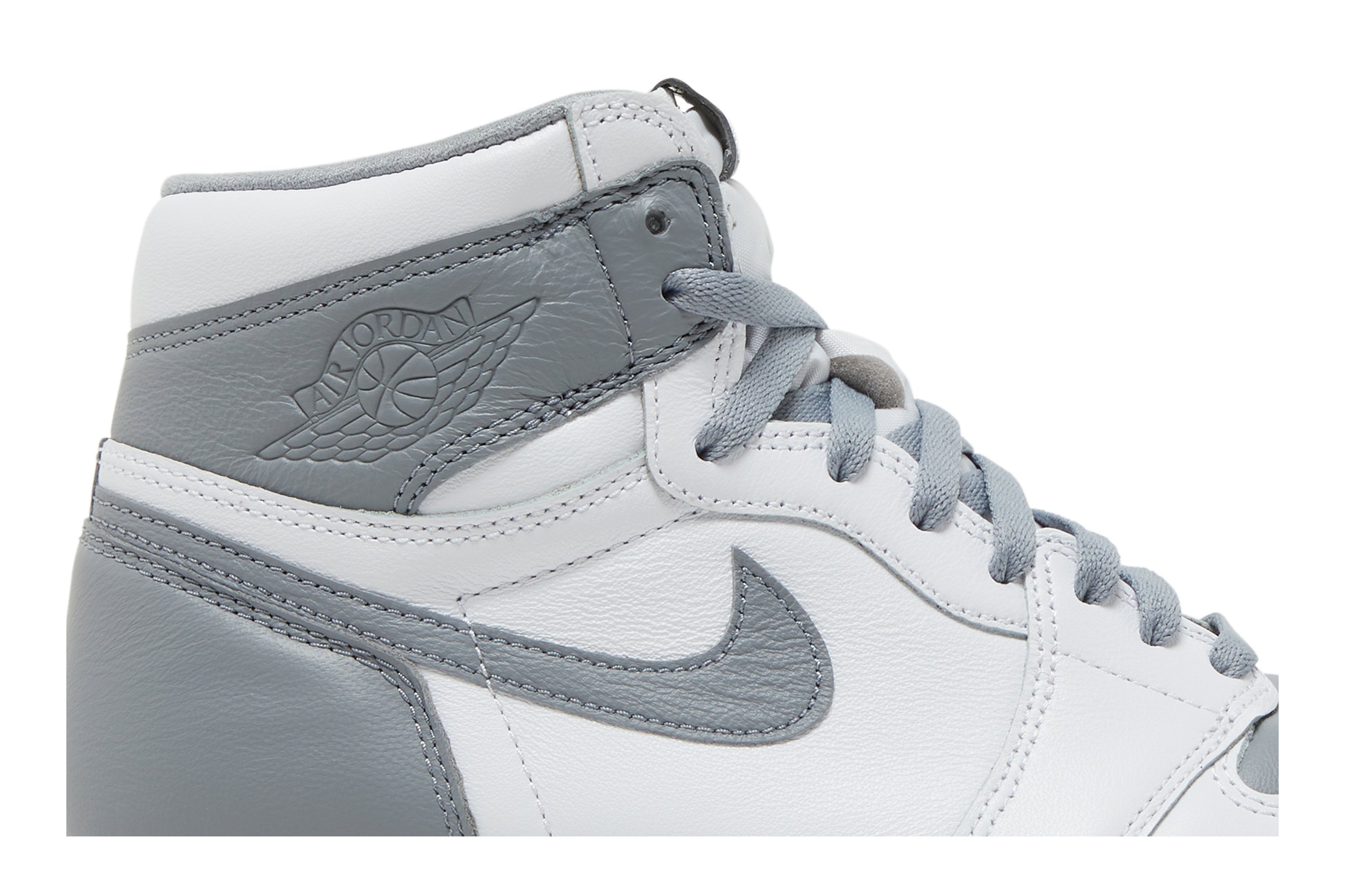 Air Jordan 1 Retro High OG 'Stealth' 555088-037