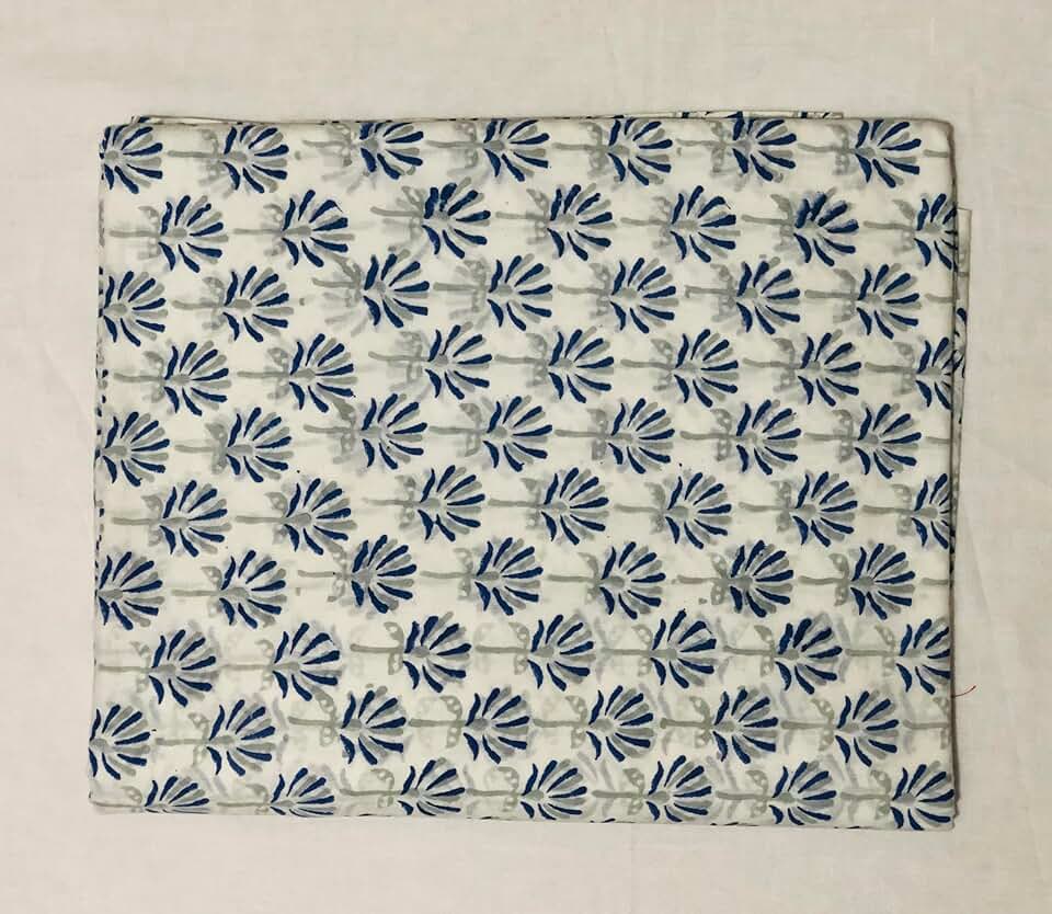 Aashita Creations 100% Cotton by The Yard Fabric I Dressmaking Rug Making Craft Sewing Materiel DIY Floral Print Fabric_1071