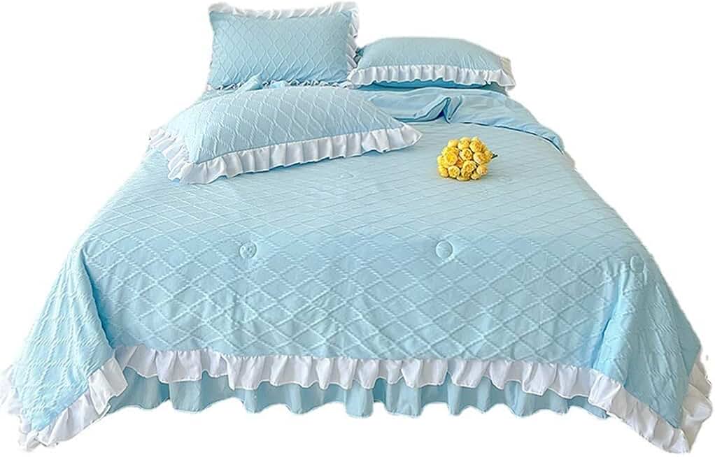 Four-Piece Quilt Set with Green Ruffled Edges and Washable Air-Conditioning Quilt Sheet and Pillowcase