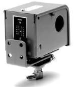 Johnson Controls P10FC-4C Penn Series P10 Low Pressure Control, 2 Stages, SPDT Contact, 3-20 psi, 1/8