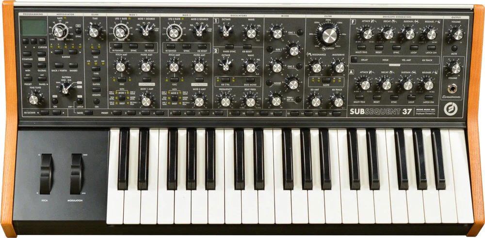 Moog Subsequent 37 Paraphonic Analog Synthesizer Moog Subsequent 37 Paraphonic Analog Synthesizer