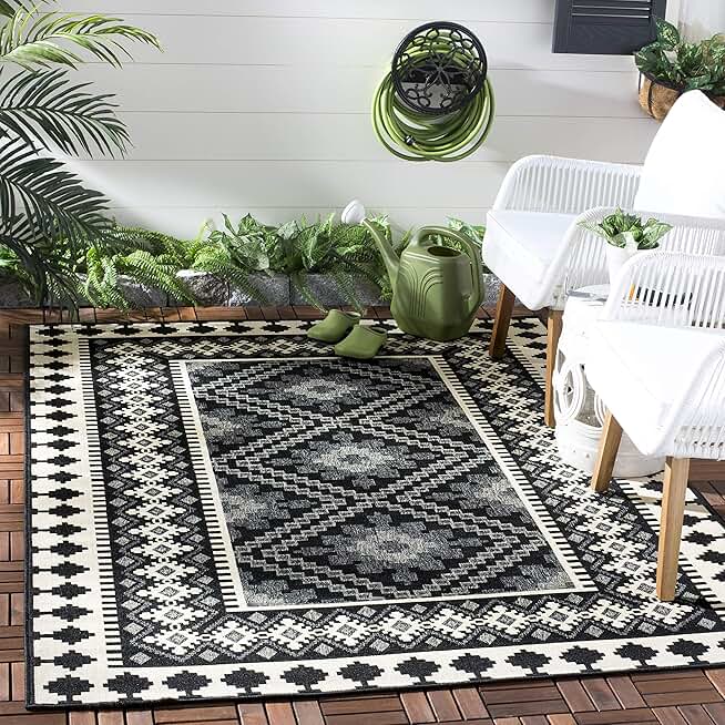 SAFAVIEH Veranda Collection 8' Square Black/Cream VER099 Boho Indoor/ Outdoor Non-Shedding Easy Patio Backyard Porch Deck Mudroom Area Rug