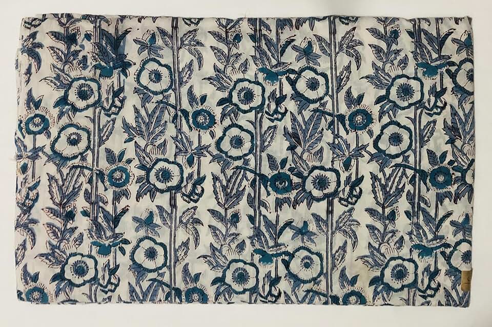 Aashita Creations 100% Cotton by The Yard Fabric I Dressmaking Rug Making Craft Sewing Materiel DIY Floral Print Fabric_1223