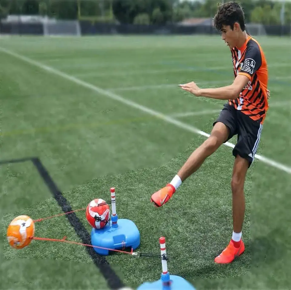 REACT3ON | All Ages | The World's Fastest Soccer Trainer | ONE2TRAIN Soccer Training Equipment - Soccer Ball 5, 3 for Reaction Reflexes Skills - Indoor - SOCCERFLIX Agility Training Set