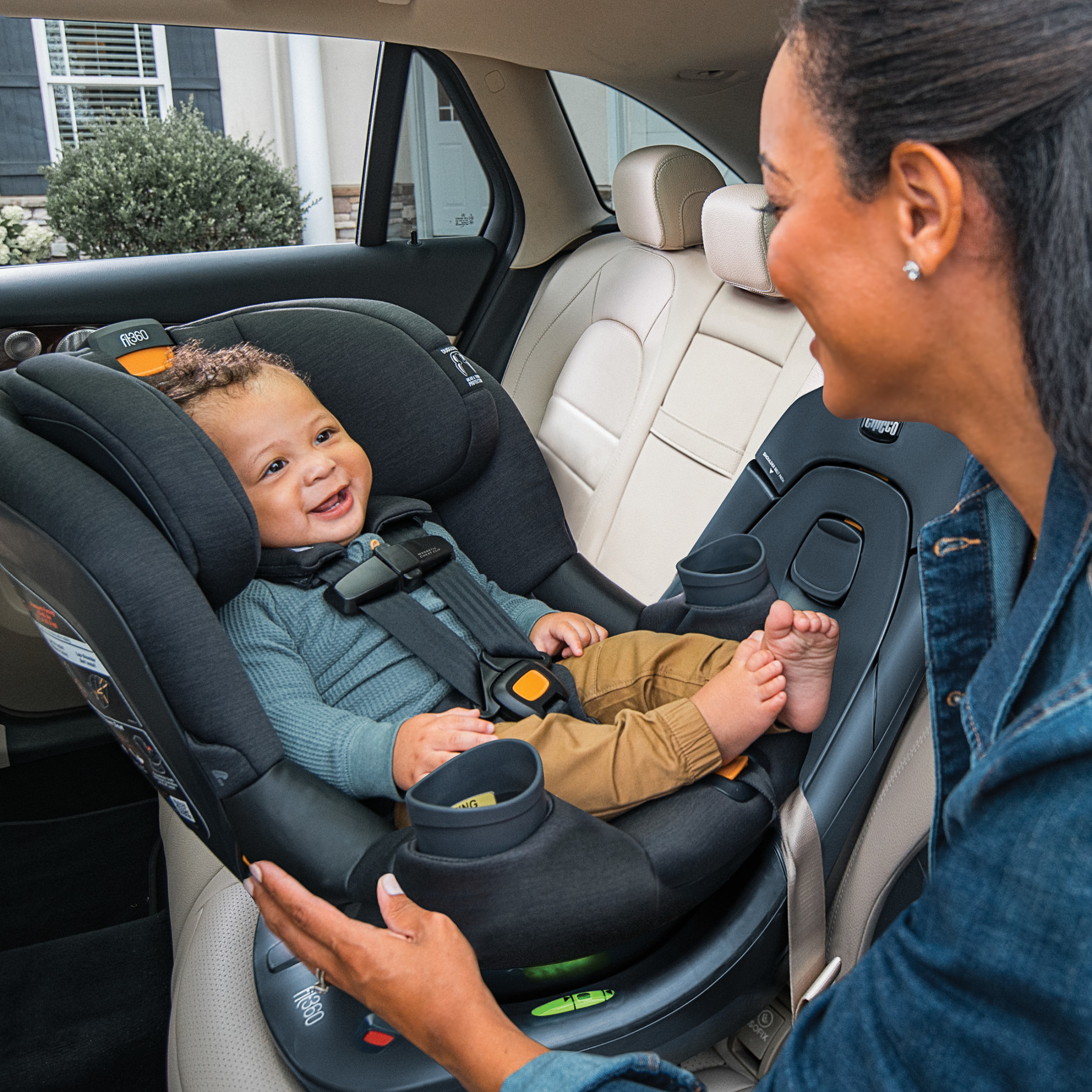 Chicco Fit360 ClearTex Rotating Convertible Car Seat  - Black (Black)