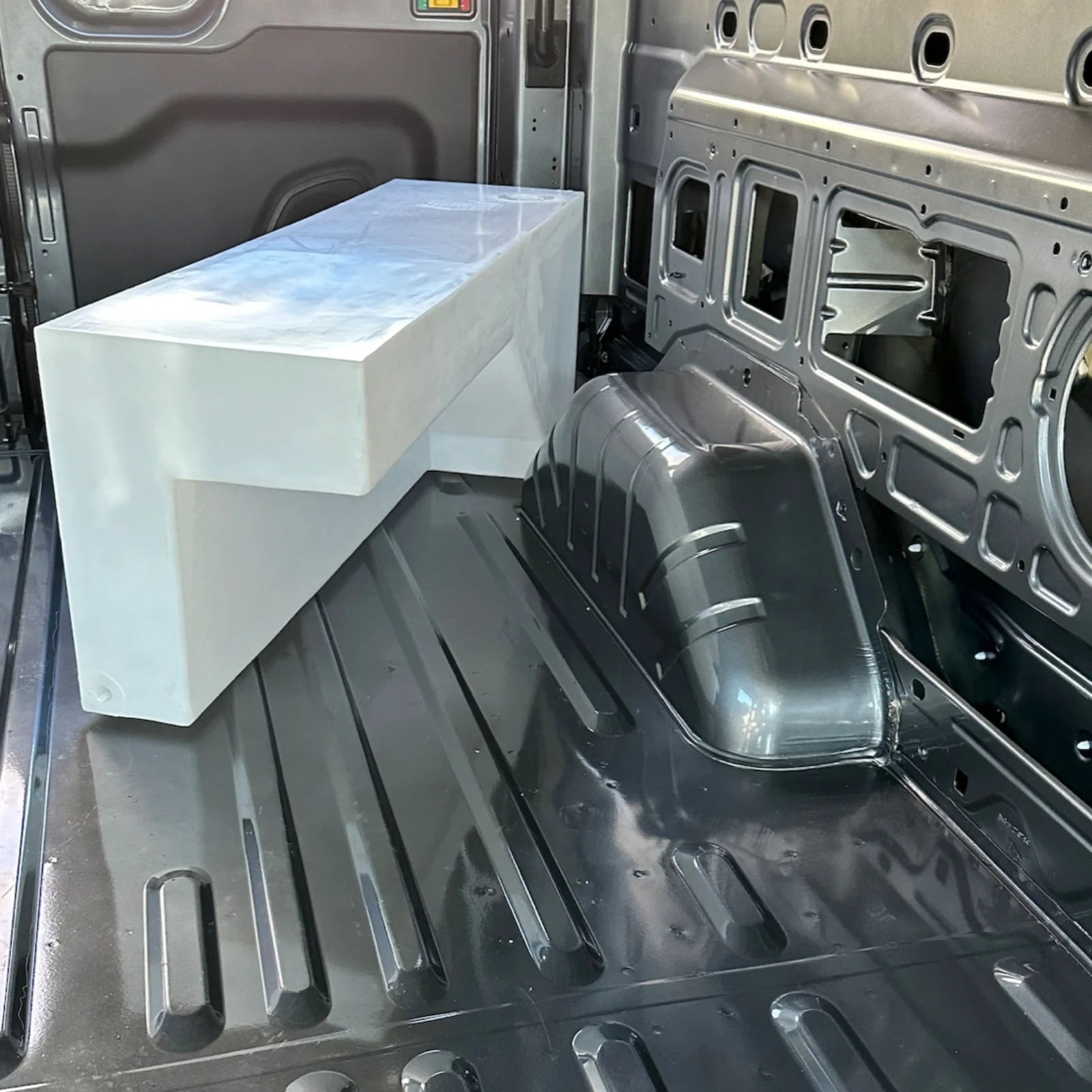 24 Gallon Transit Wheel Well Water Tank TR-L-24