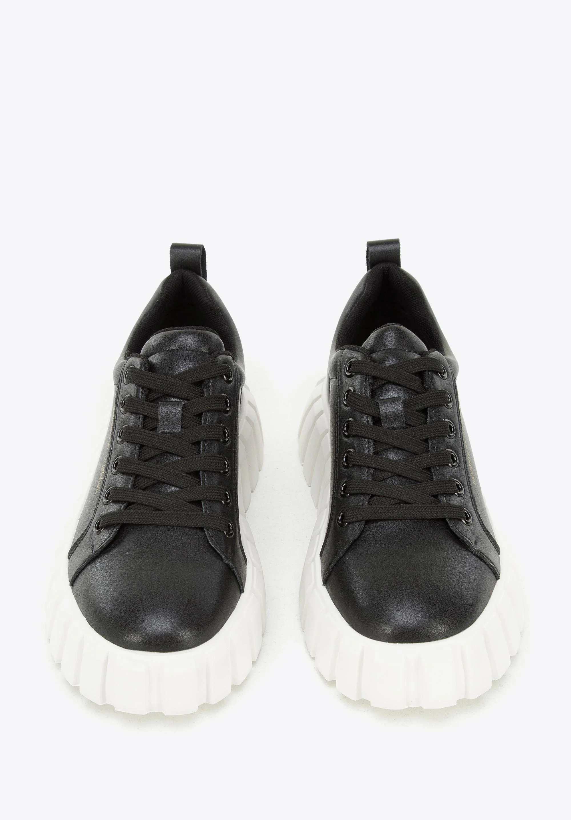 Damskie sneakersy ze skóry na grubej podeszwie