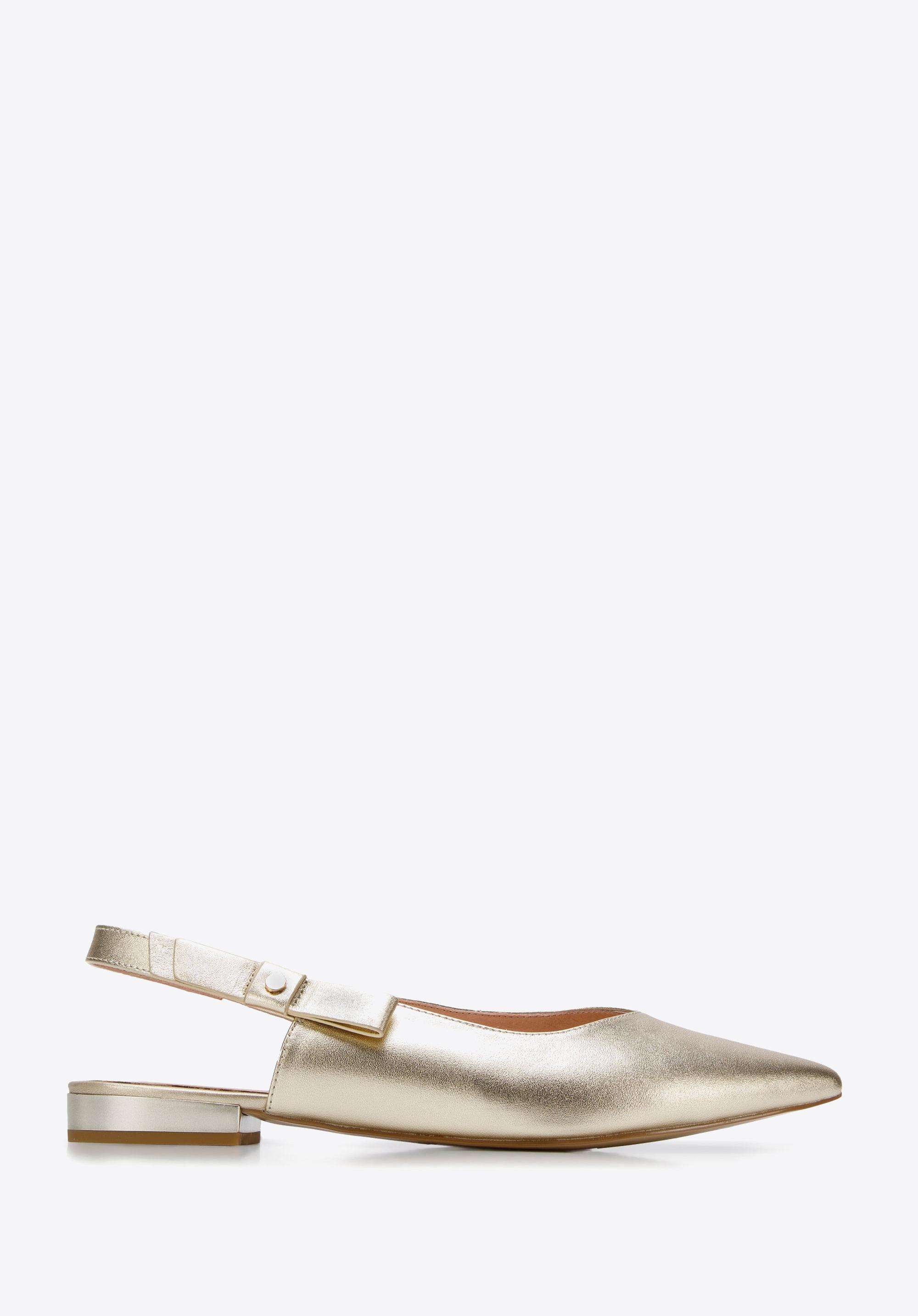 Czółenka skórzane w szpic z odkrytą piętą