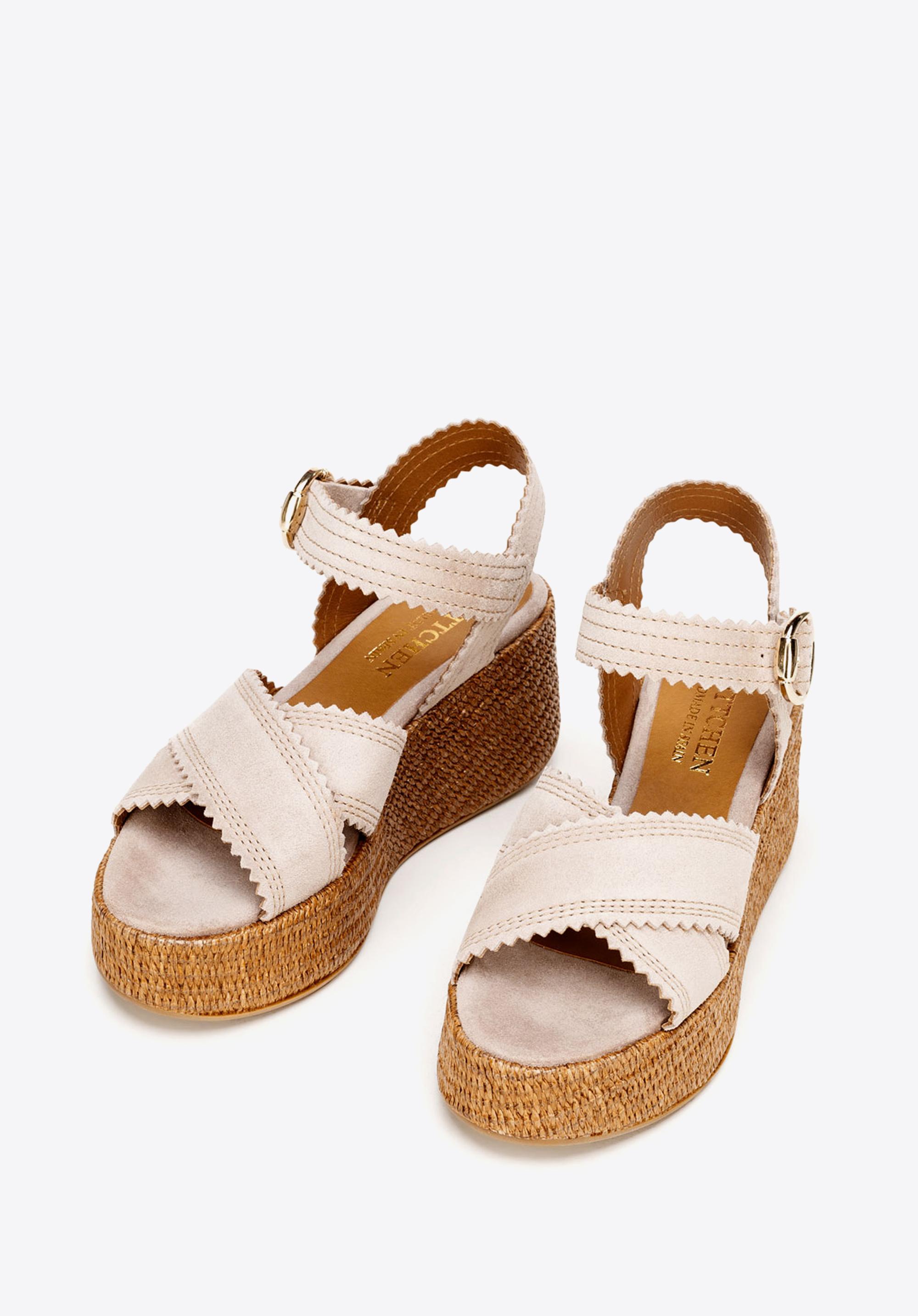 Sandały espadryle zamszowe na platformie
