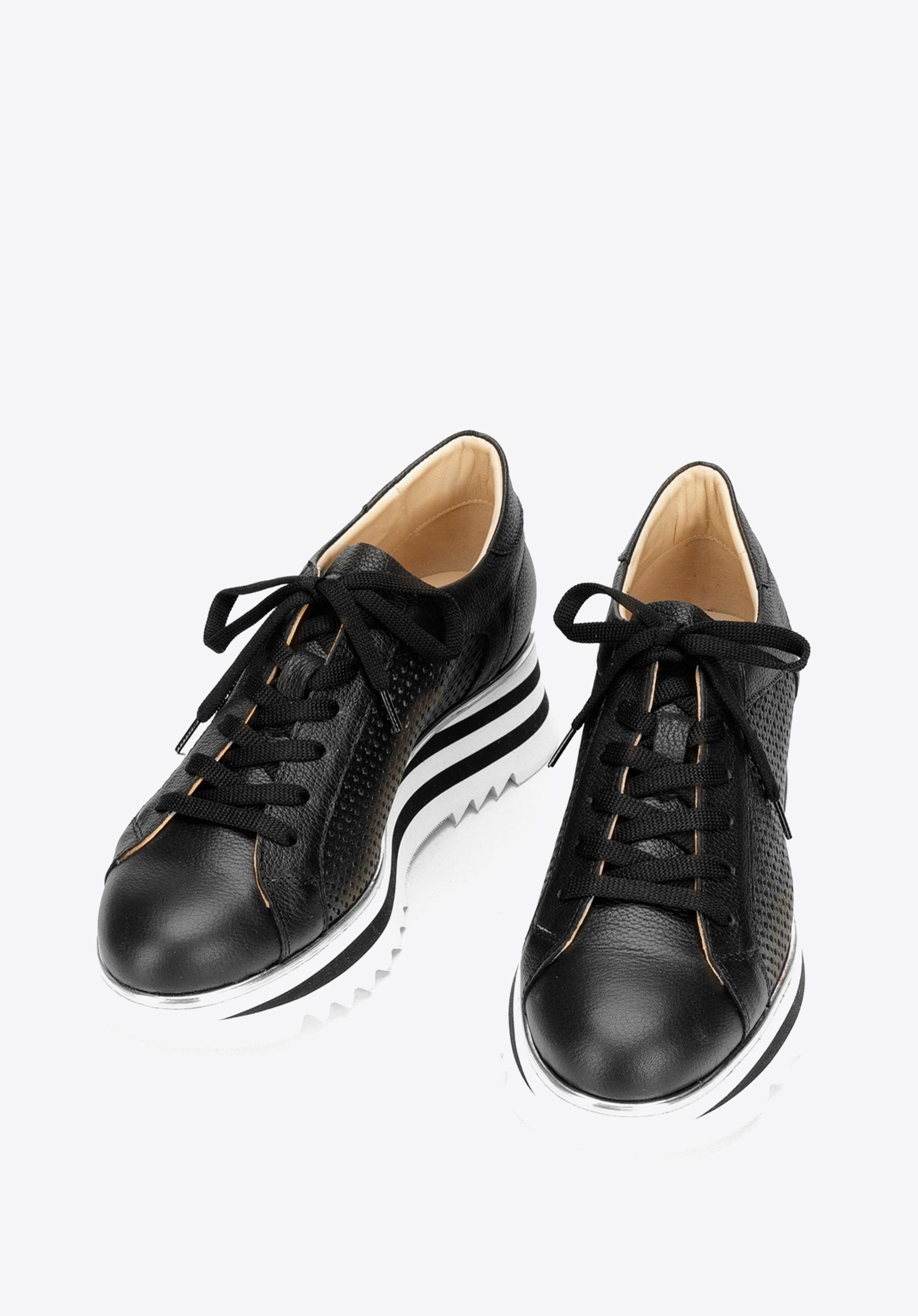 Damskie sneakersy ze skóry perforowanej