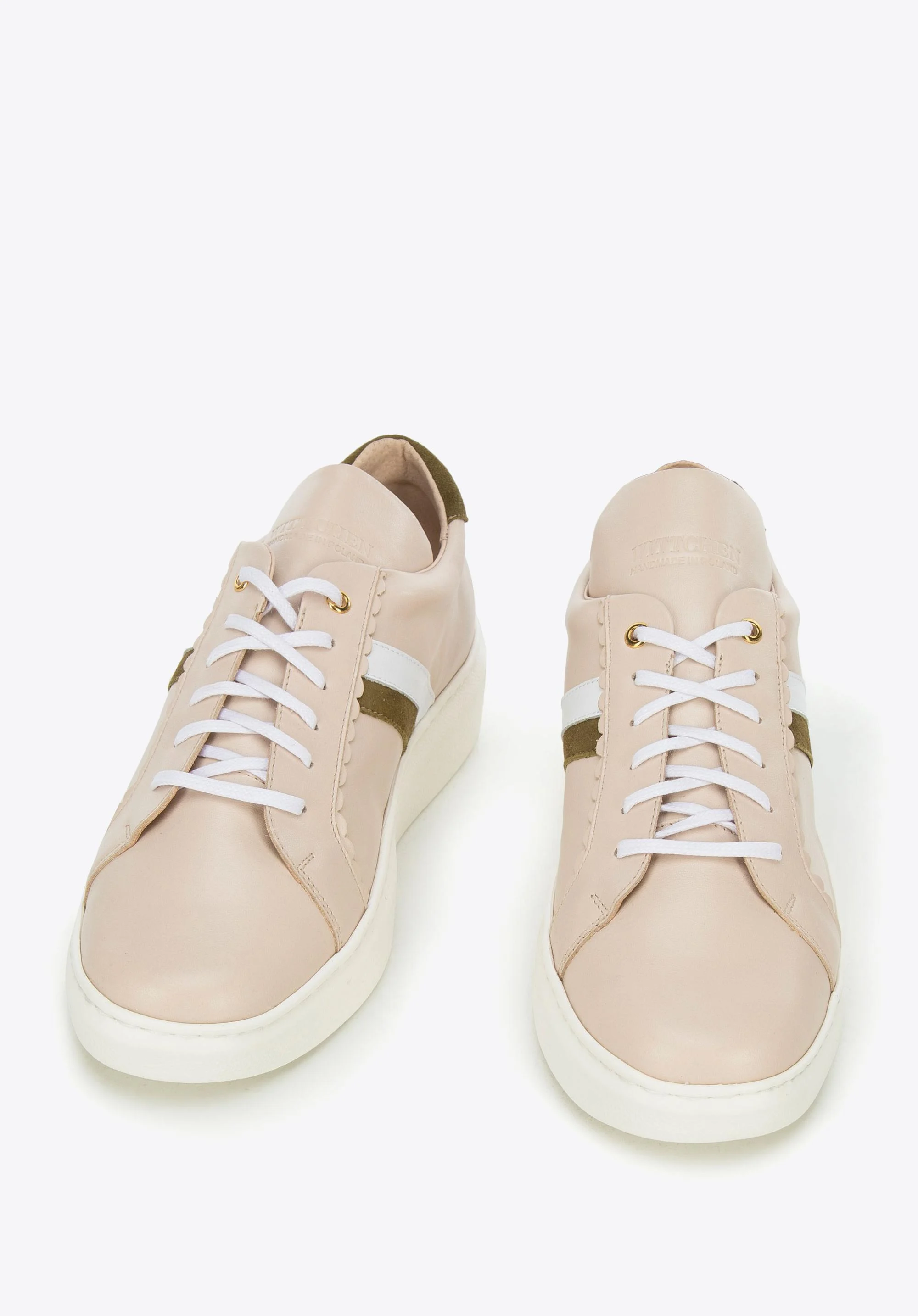 Damskie sneakersy skórzane z falbanką