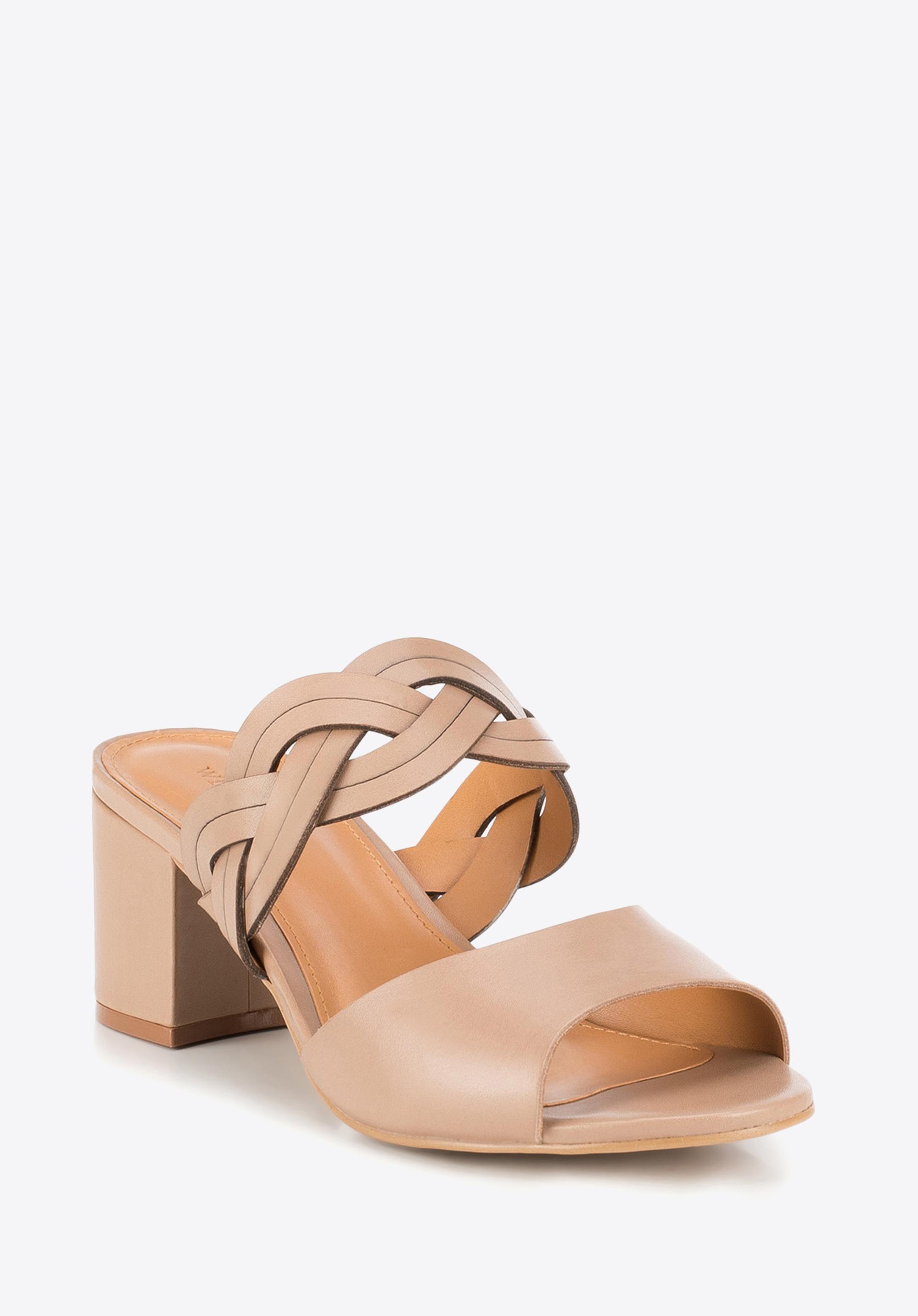 Damskie klapki skórzane przeplatane w warkocz