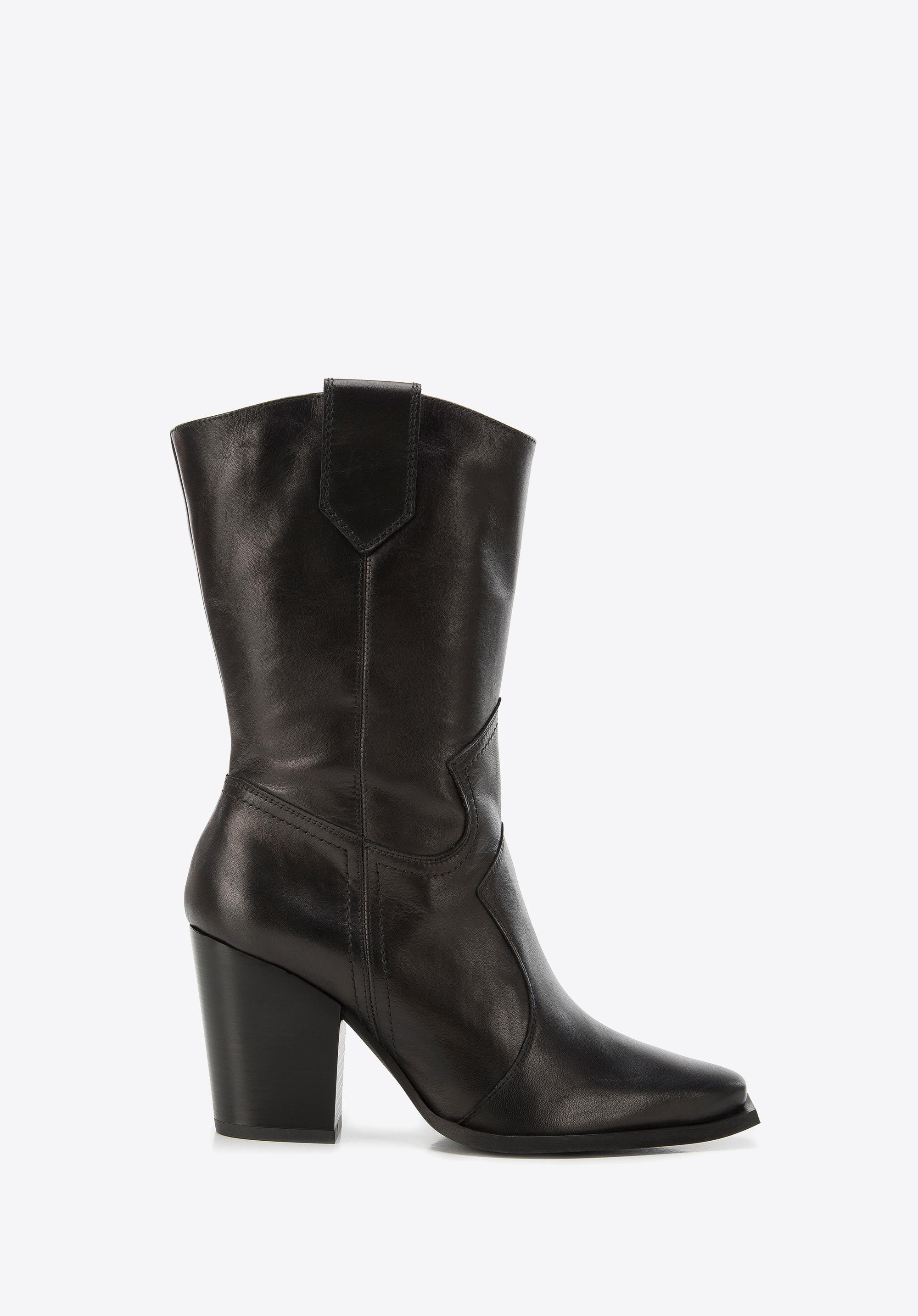 Kowbojki skórzane na obcasie z kanciastym noskiem