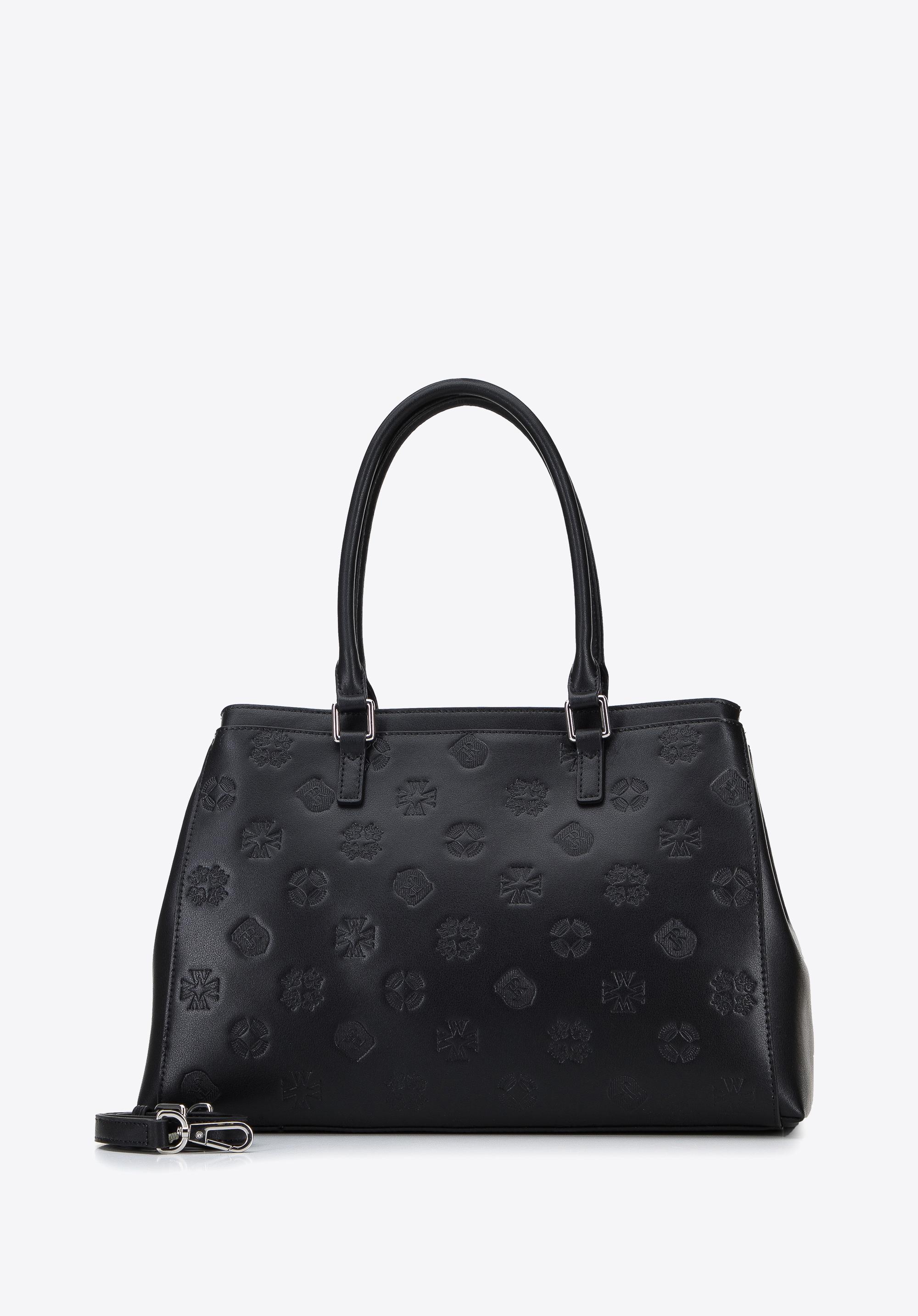 Torebka kuferek ze skóry tłoczonej w monogram