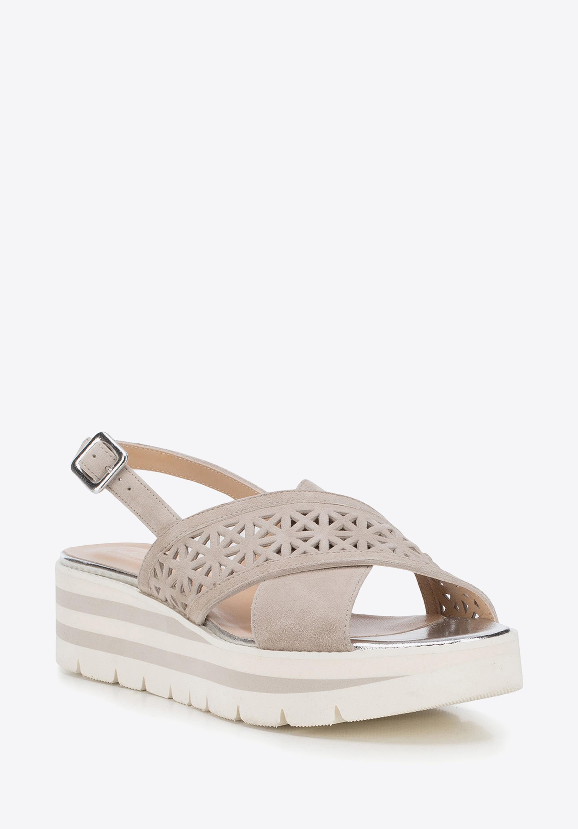 Damskie sandały zamszowe z ażurowym paskiem