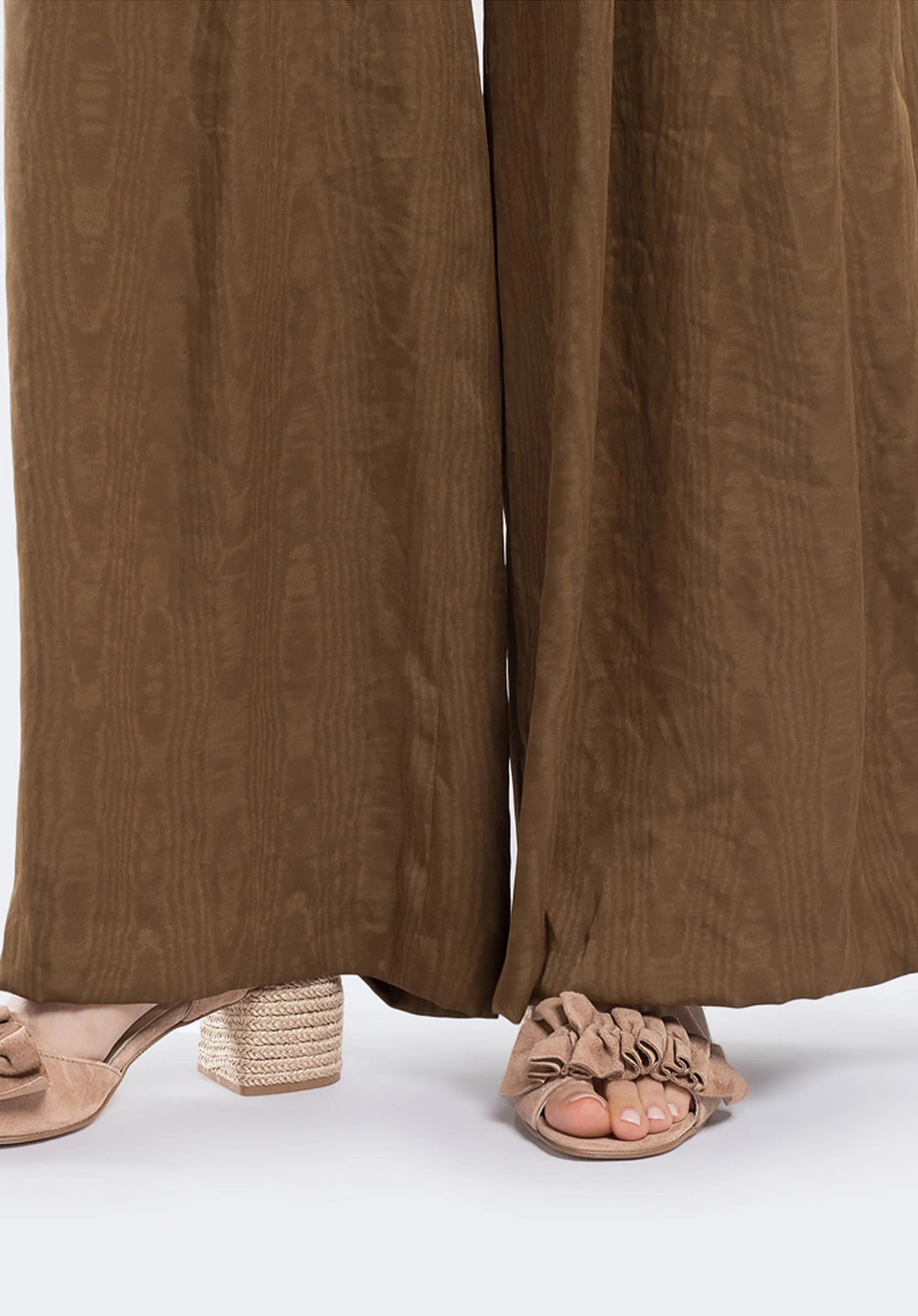 Damskie sandały zamszowe z marszczeniem