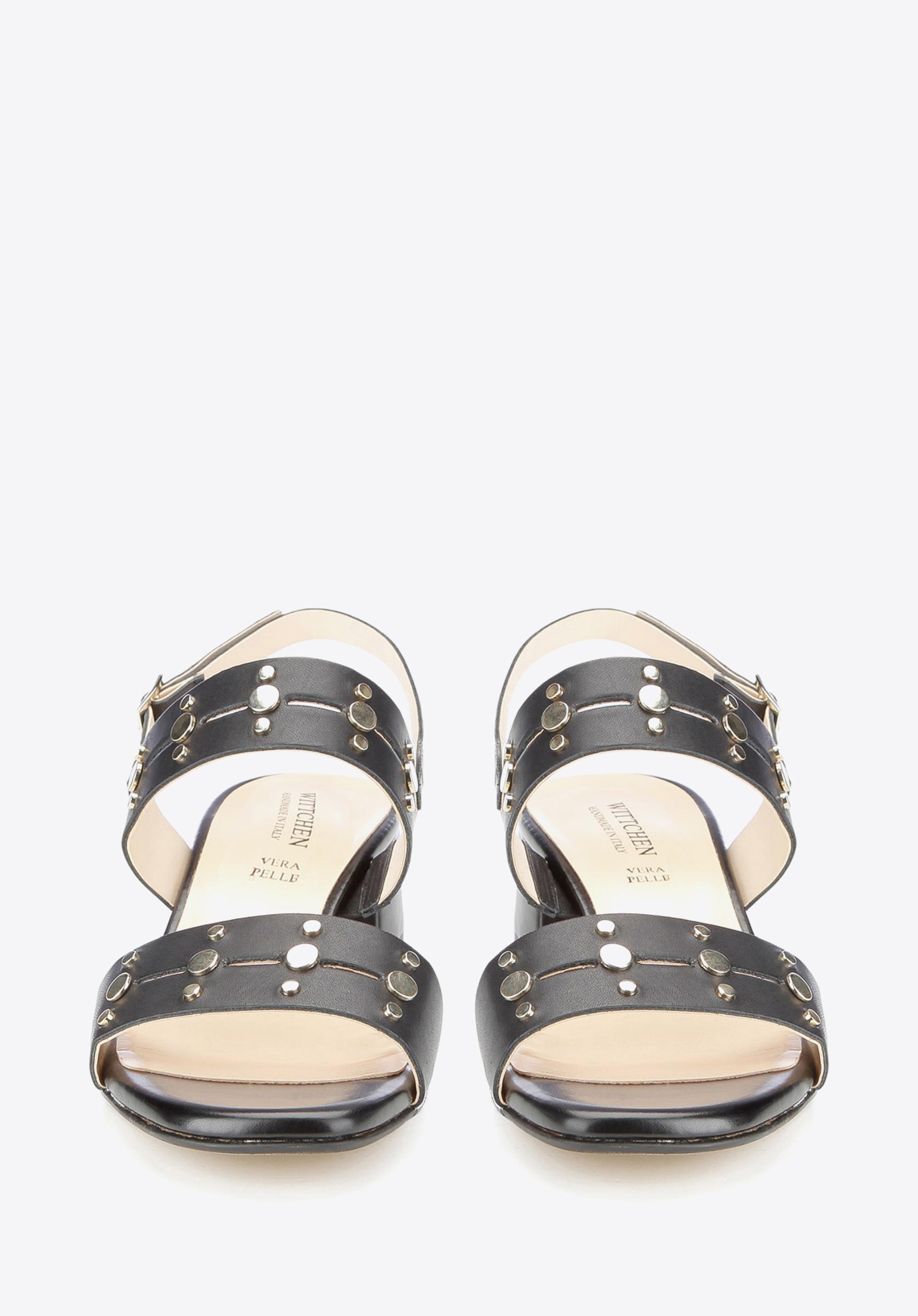 Damskie sandały skórzane z nitami