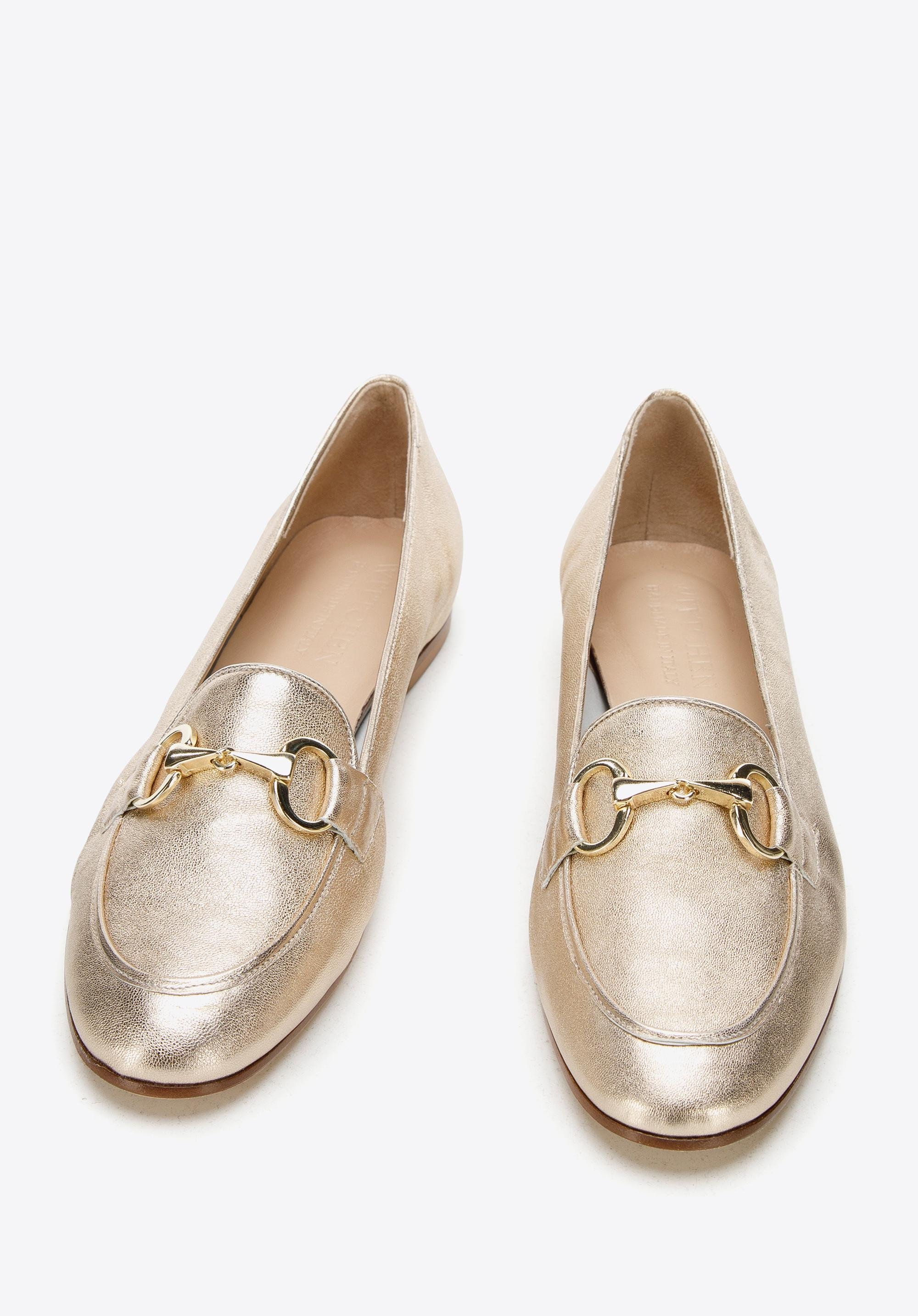 Damskie mokasyny skórzane z klamerką na płaskim obcasie