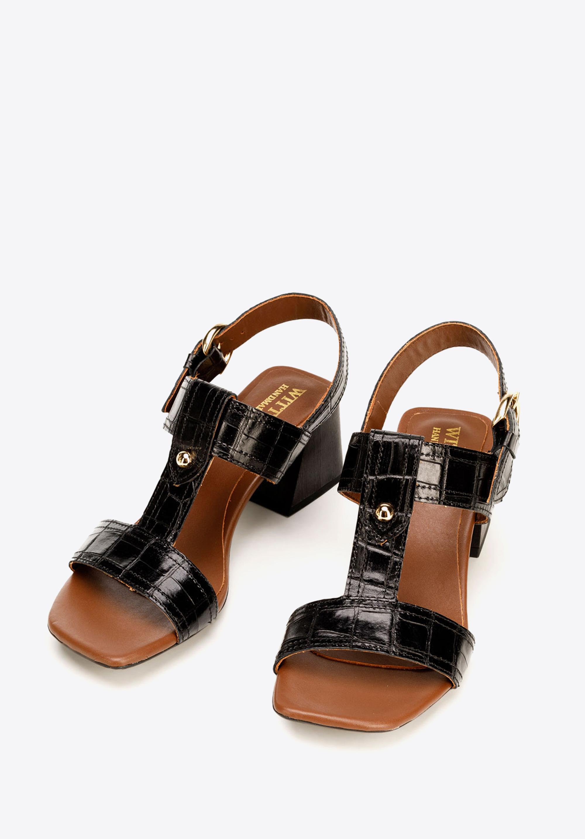Sandały ze skóry croco na słupku