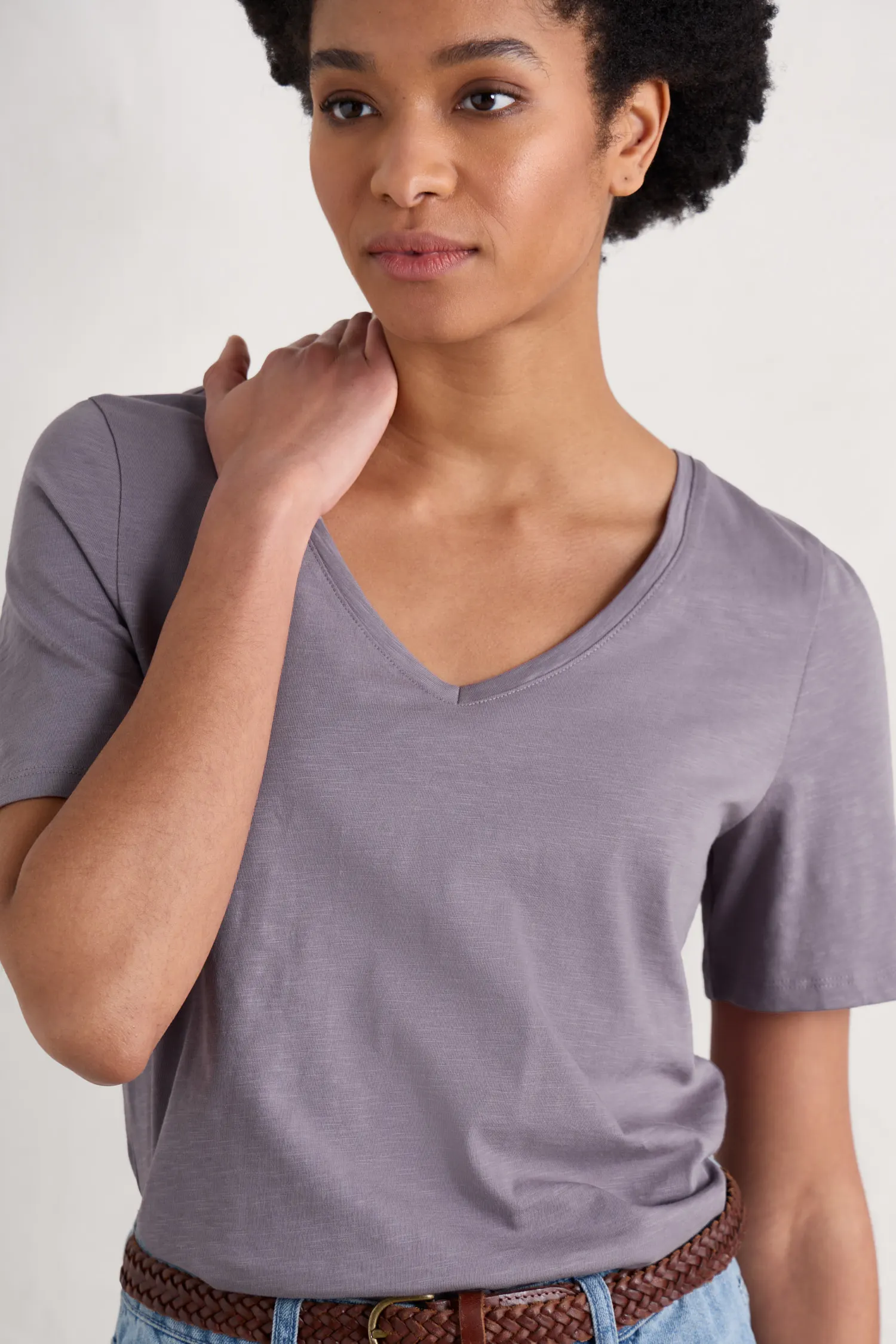 Burdock Organic Cotton V-Neck T-Shirt (GOTS) - Seasalt Cornwall