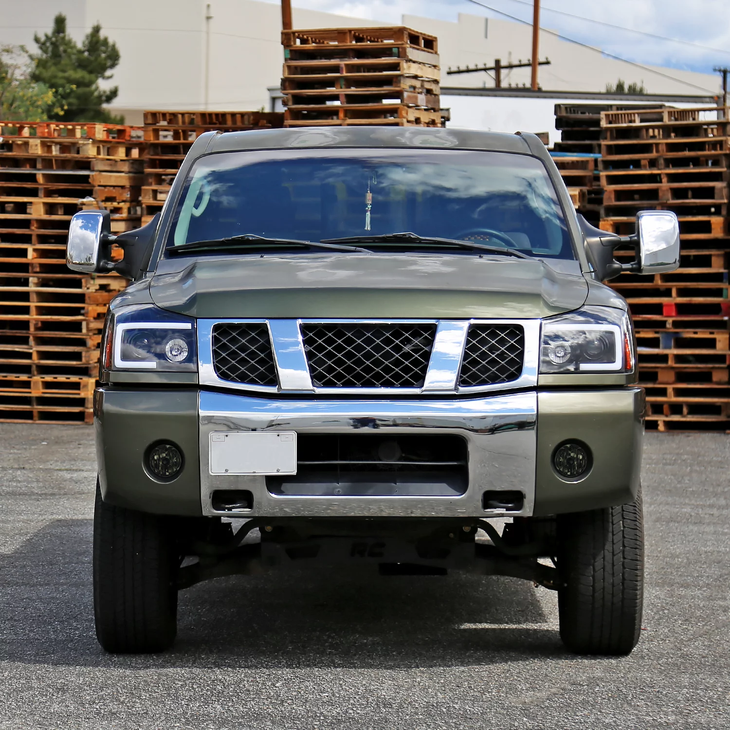 Spec-D Tuning Fog Light Smoke Lens Compatible with Nissan Armada 2005-2007, 2004-2015 Titan