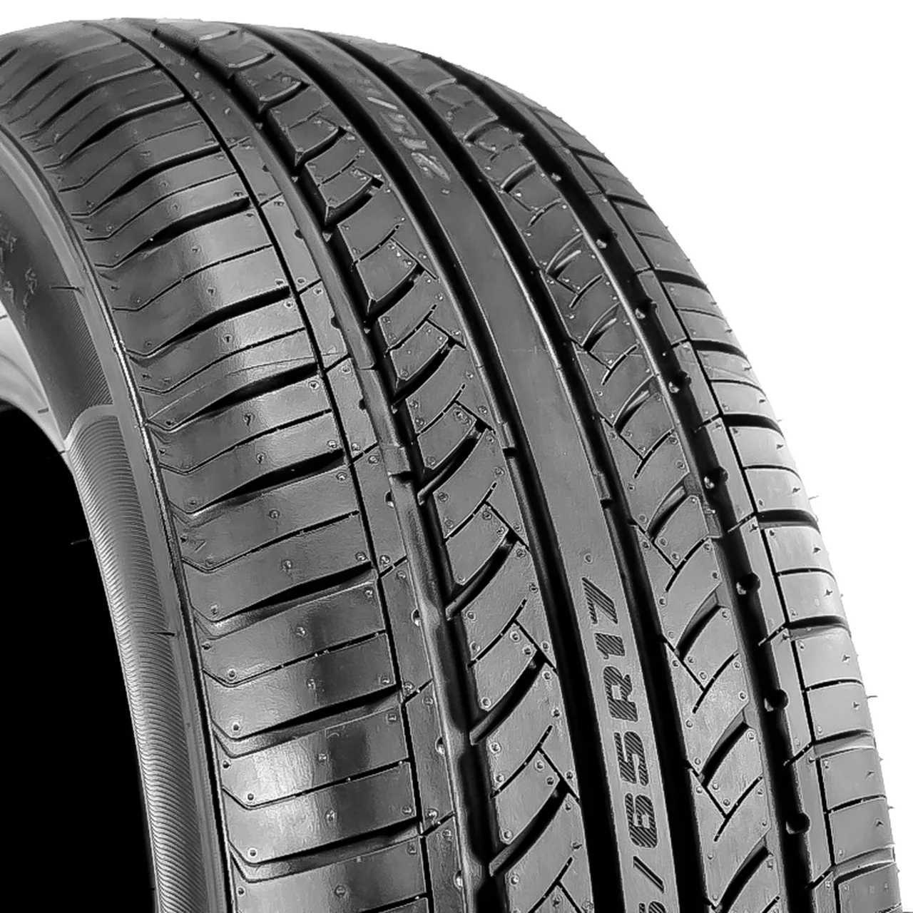 Advanta ER700 205/60R16 96T Passenger Tire Fits: 2010-12 Ford Fusion S, 2015-17 Kia Soul LX