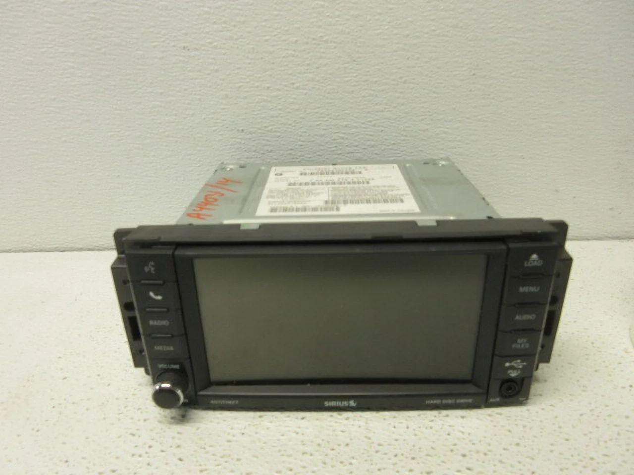 Pre-Owned 12-16 Town & Country Caravan CD DVD MultiMedia SAT Radio Receiver RBZ OEM LKQ (Good)