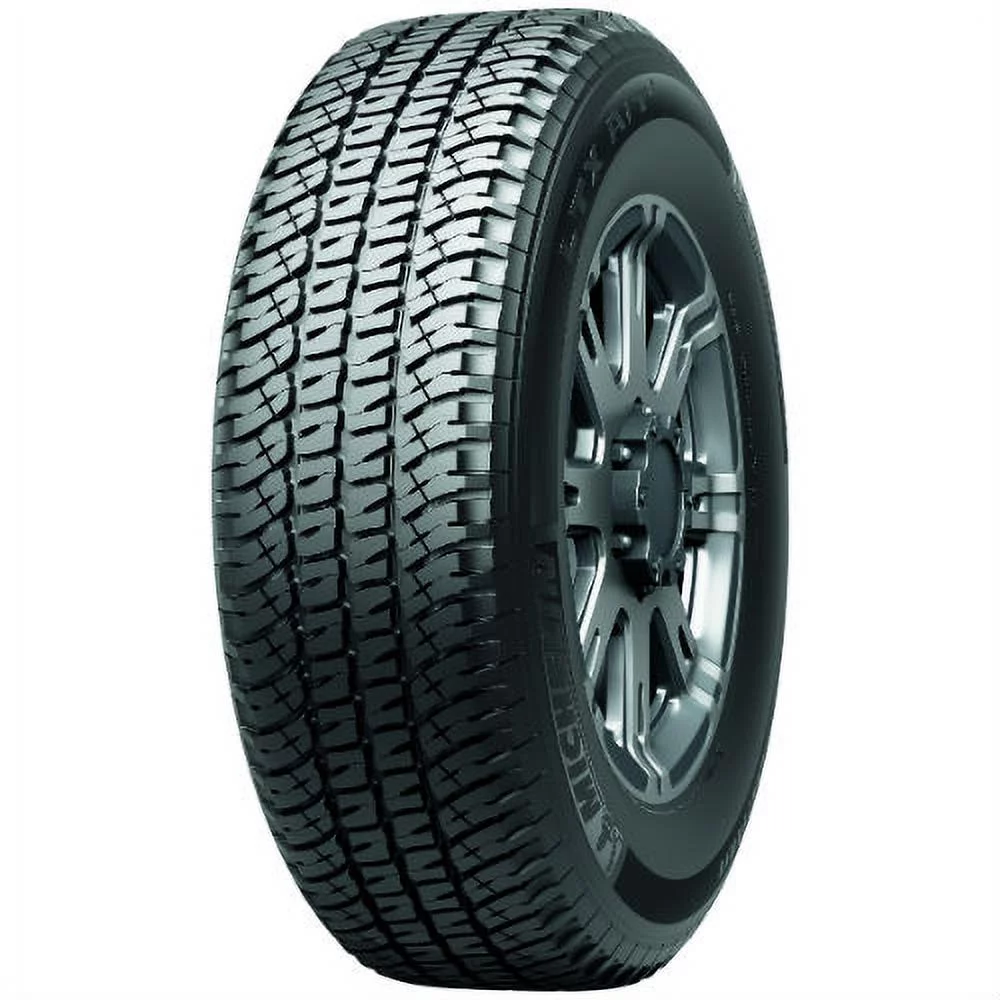 Landsail LS388 205/60R16 121R Passenger Tire Fits: 2015-17 Kia Soul LX, 2020-22 Nissan Sentra S Plus