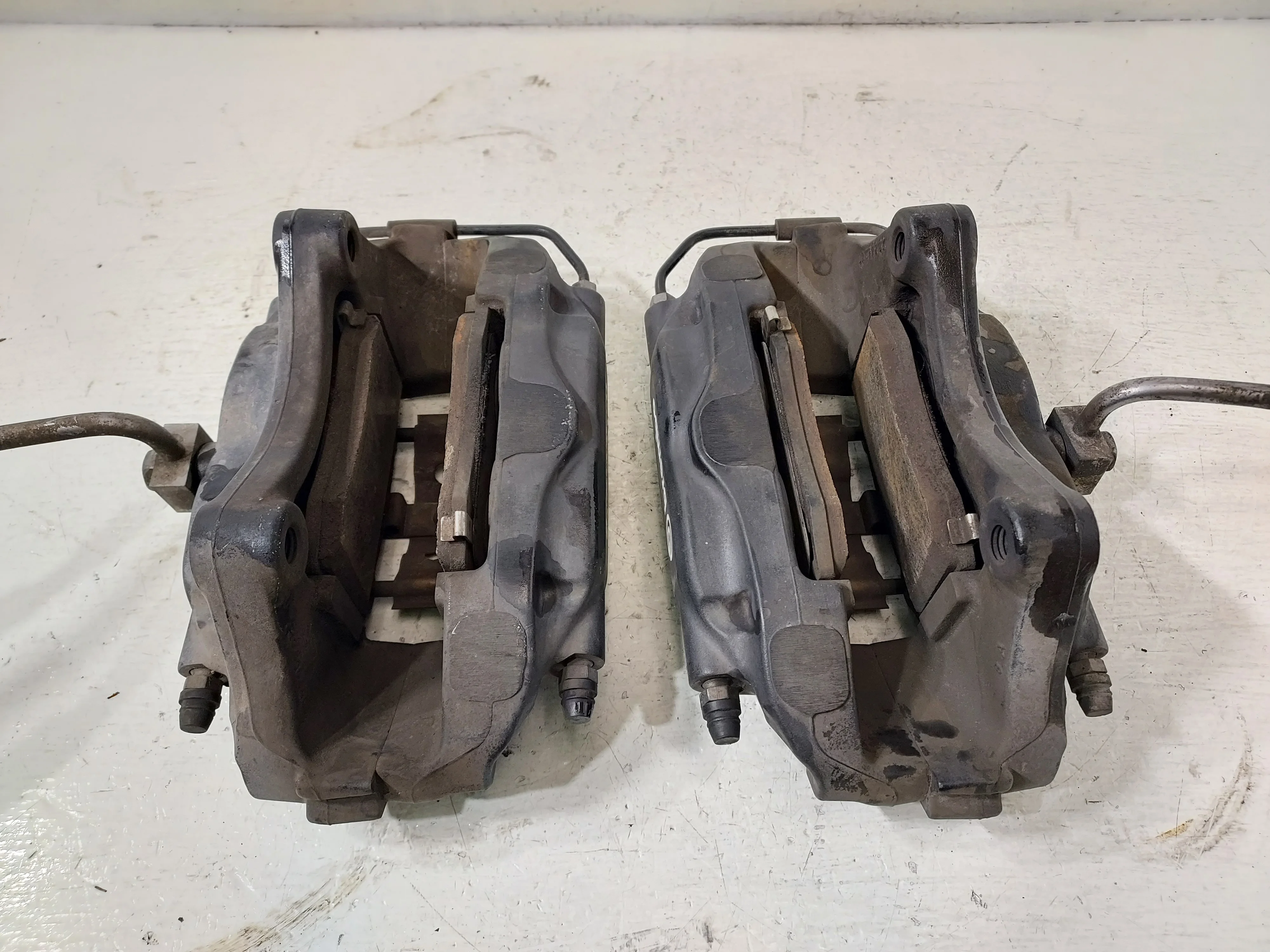 Pre-Owned 2019-2020 Dodge Challenger Rear Brake Calipers LH & RH Brembo OEM LKQ (Good)