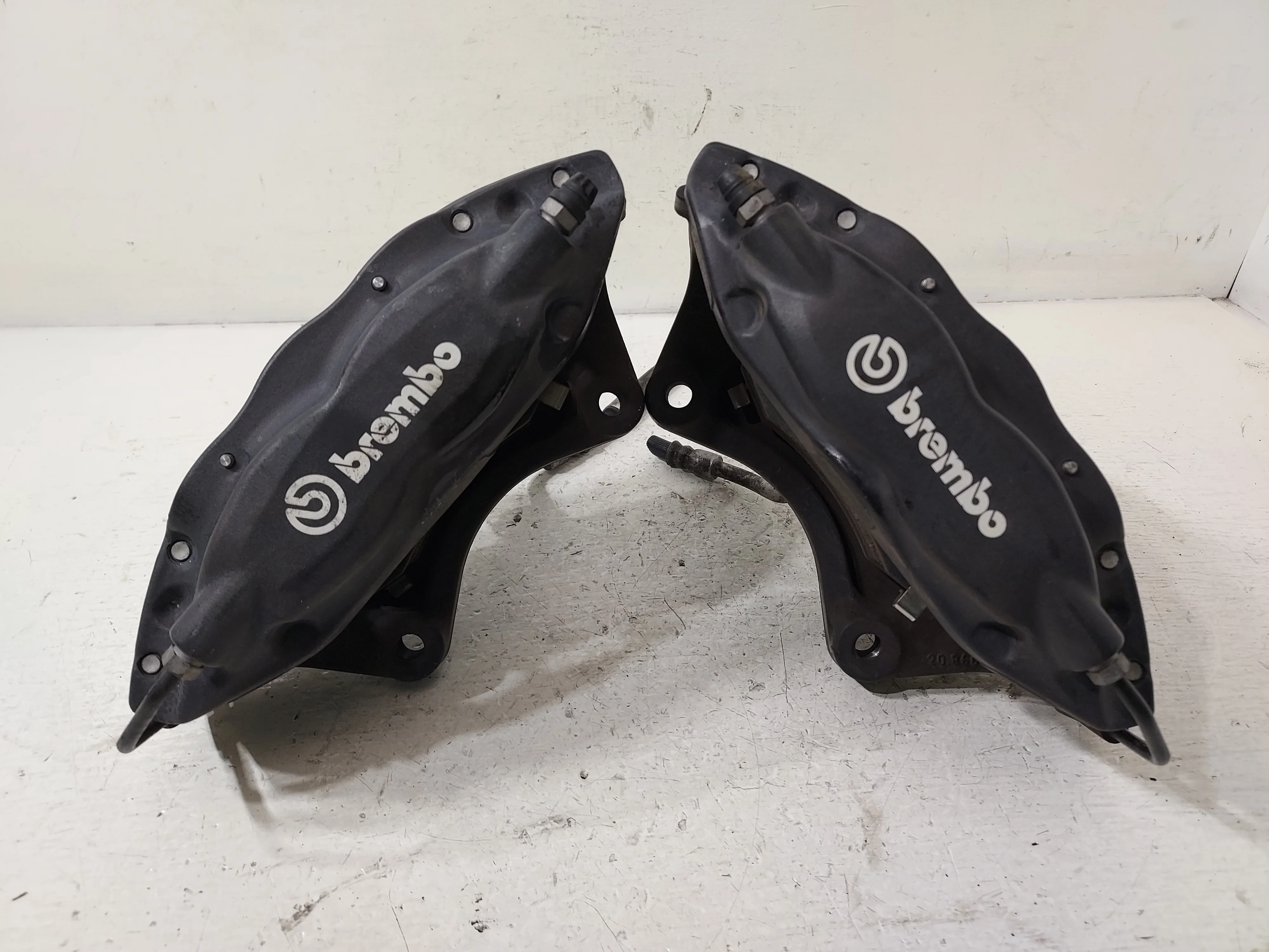 Pre-Owned 2019-2020 Dodge Challenger Rear Brake Calipers LH & RH Brembo OEM LKQ (Good)