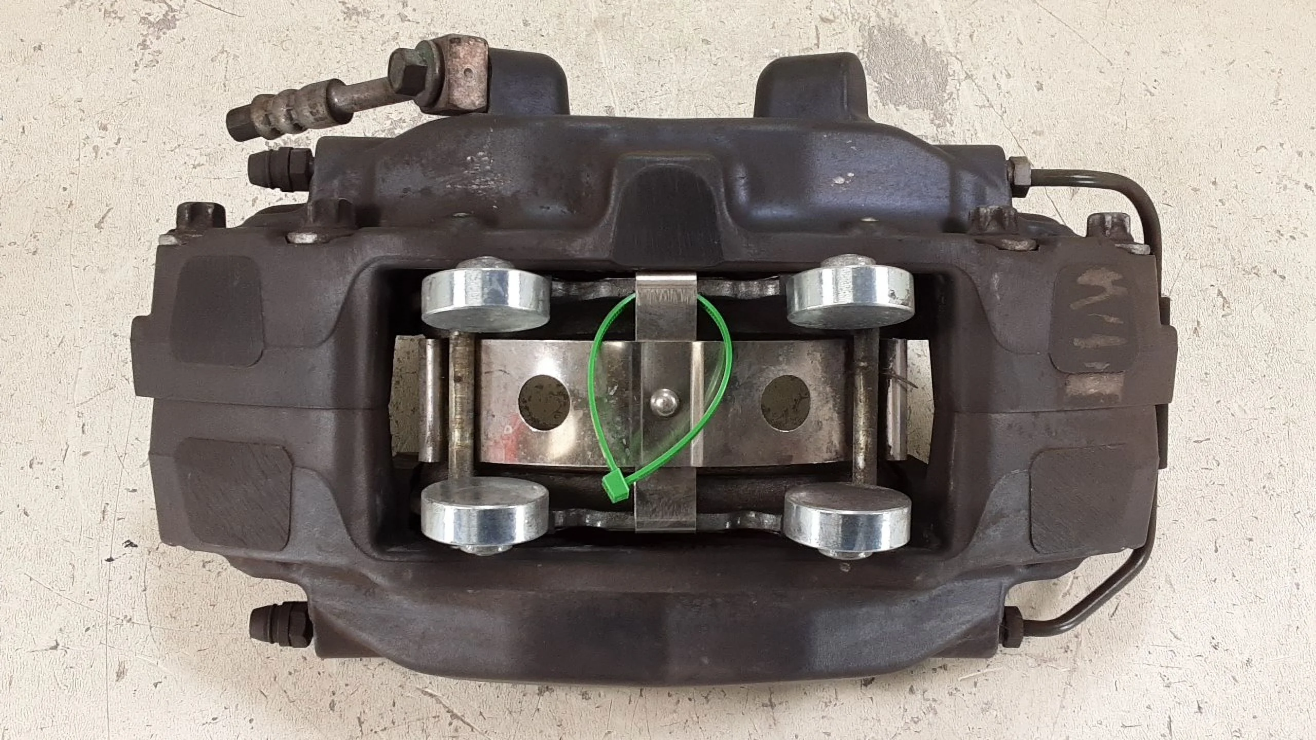 Pre-Owned 2010-2015 Chevrolet Camaro Driver LH Front Brembo Brake Caliper OEM LKQ (Good)