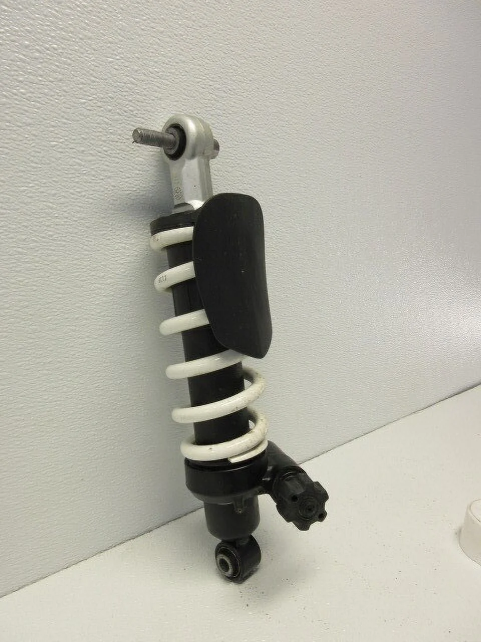 Pre-Owned 2022 BMW R Nine T Rear Monoshock Strut Assembly 2K Miles OEM LKQ (Good)