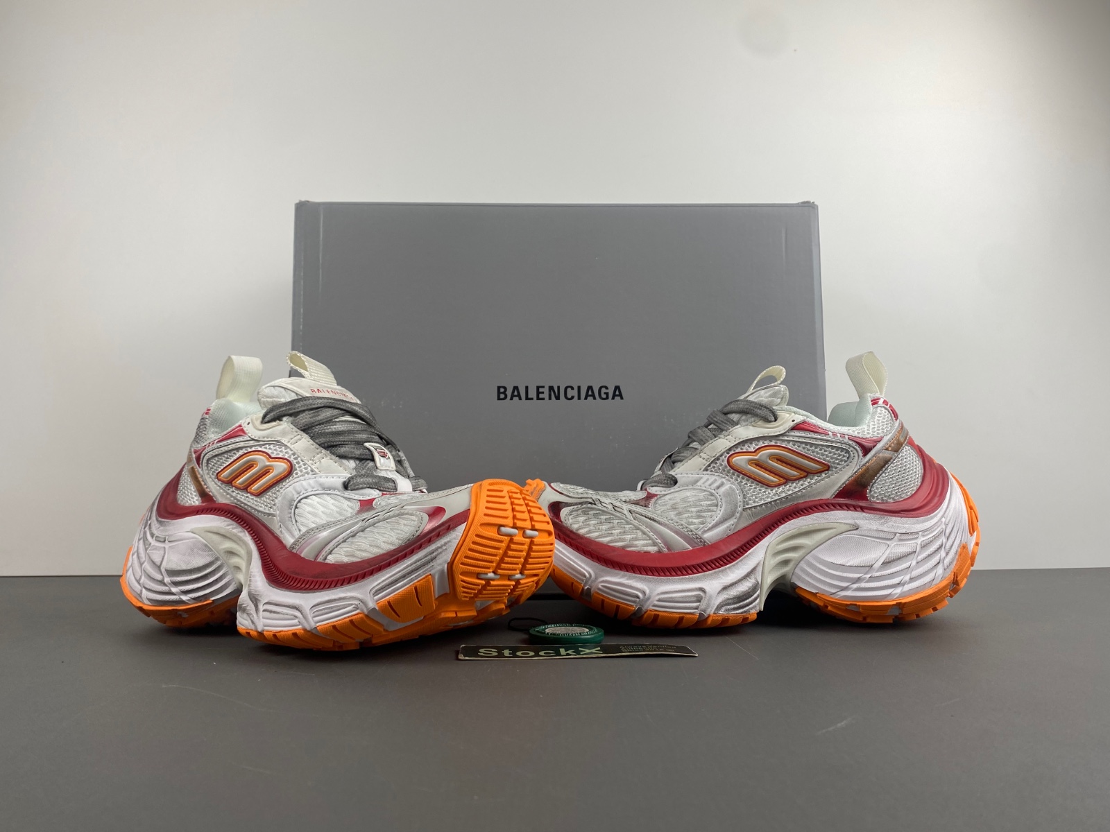 Women's 10xl Sneaker in White/red/orange  792778 W2MV2 9010I8